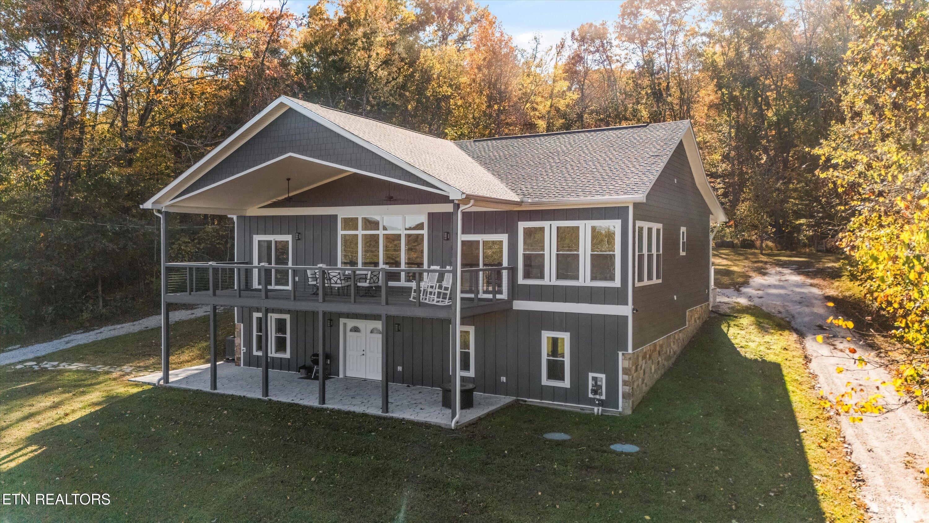 620 E Norris Point Rd — photo