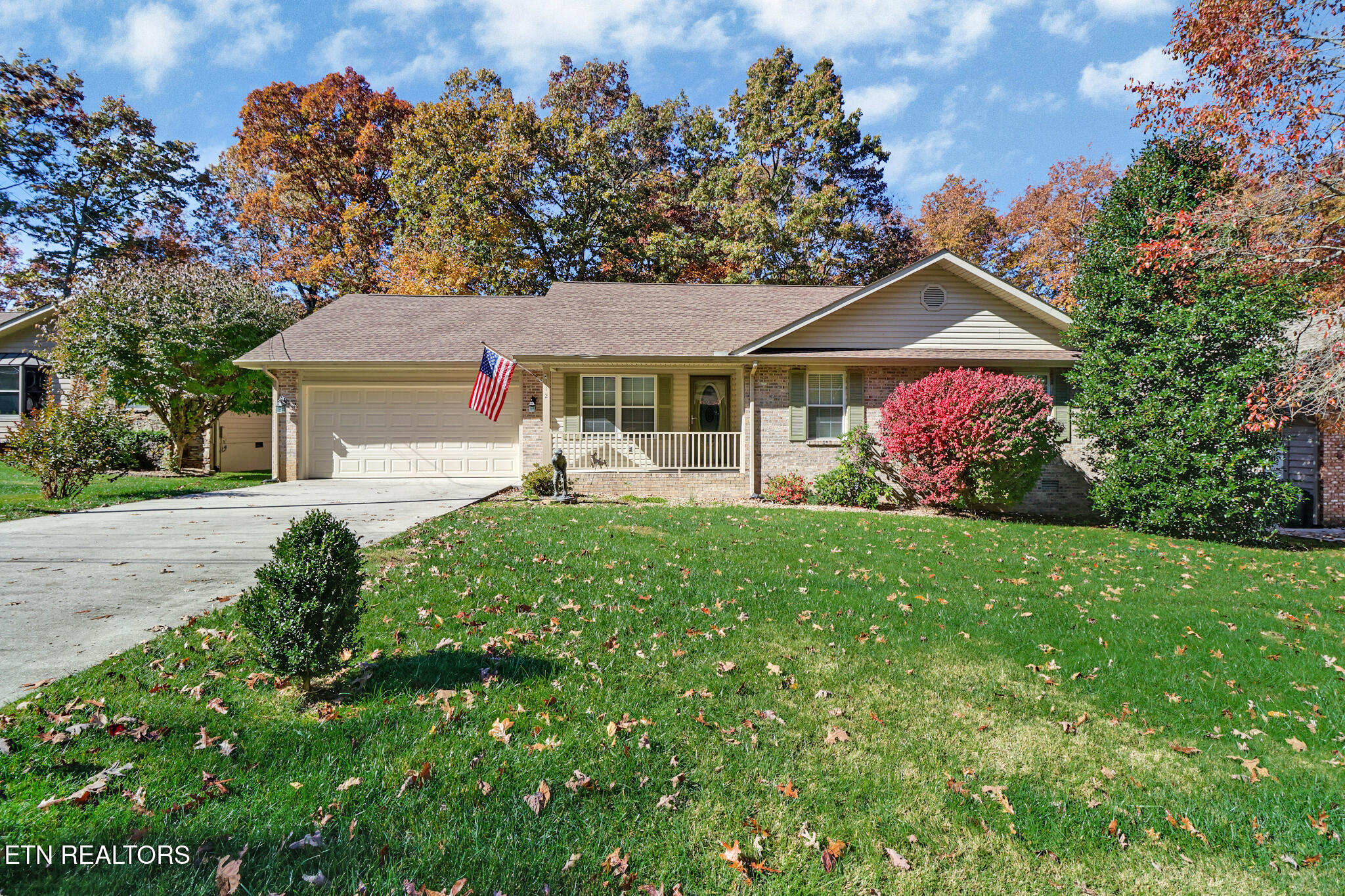 112 Lakewood Drive — photo