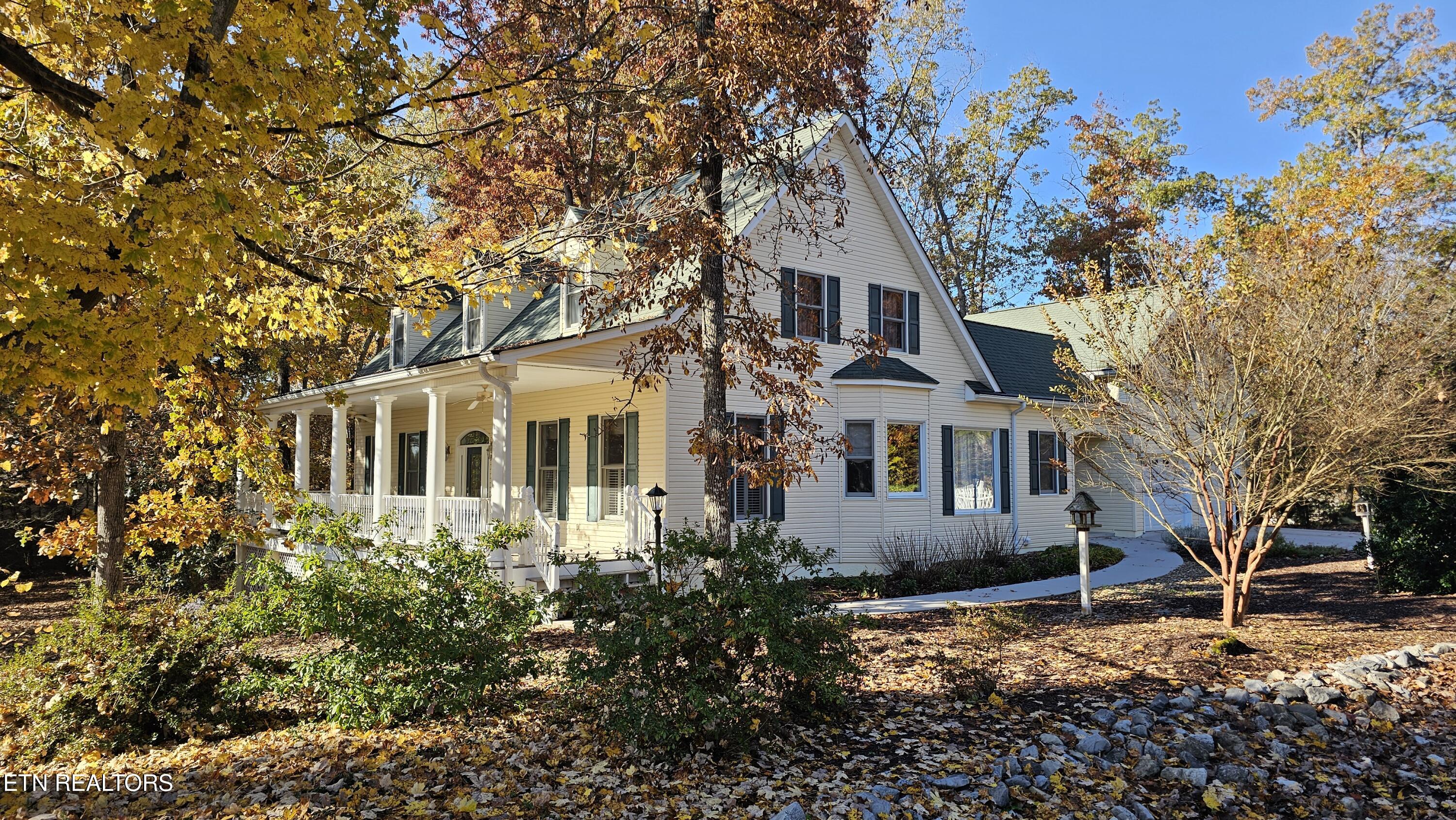 302 Oostanali Circle — photo