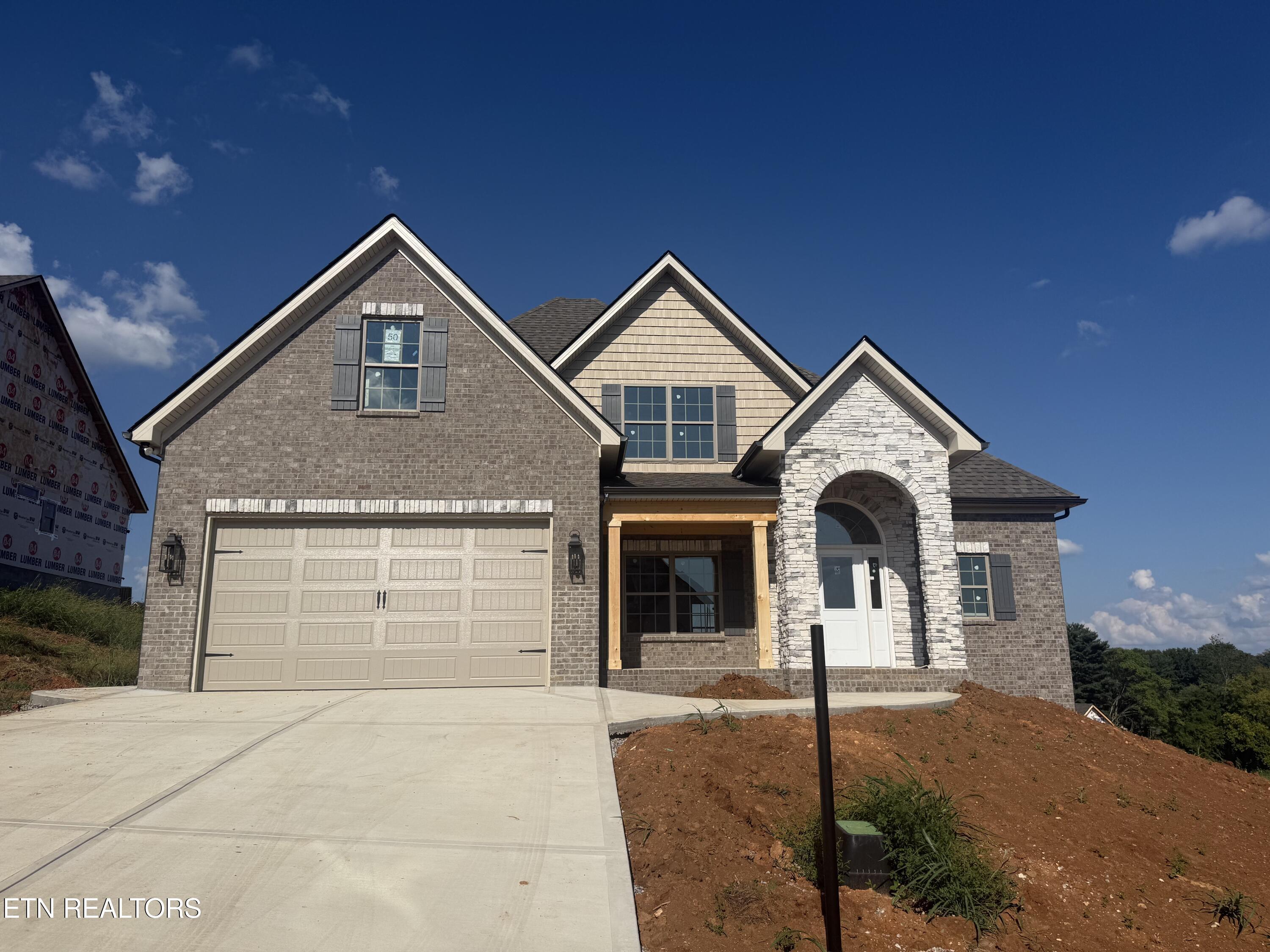 332 Rugby Manor Ln — photo