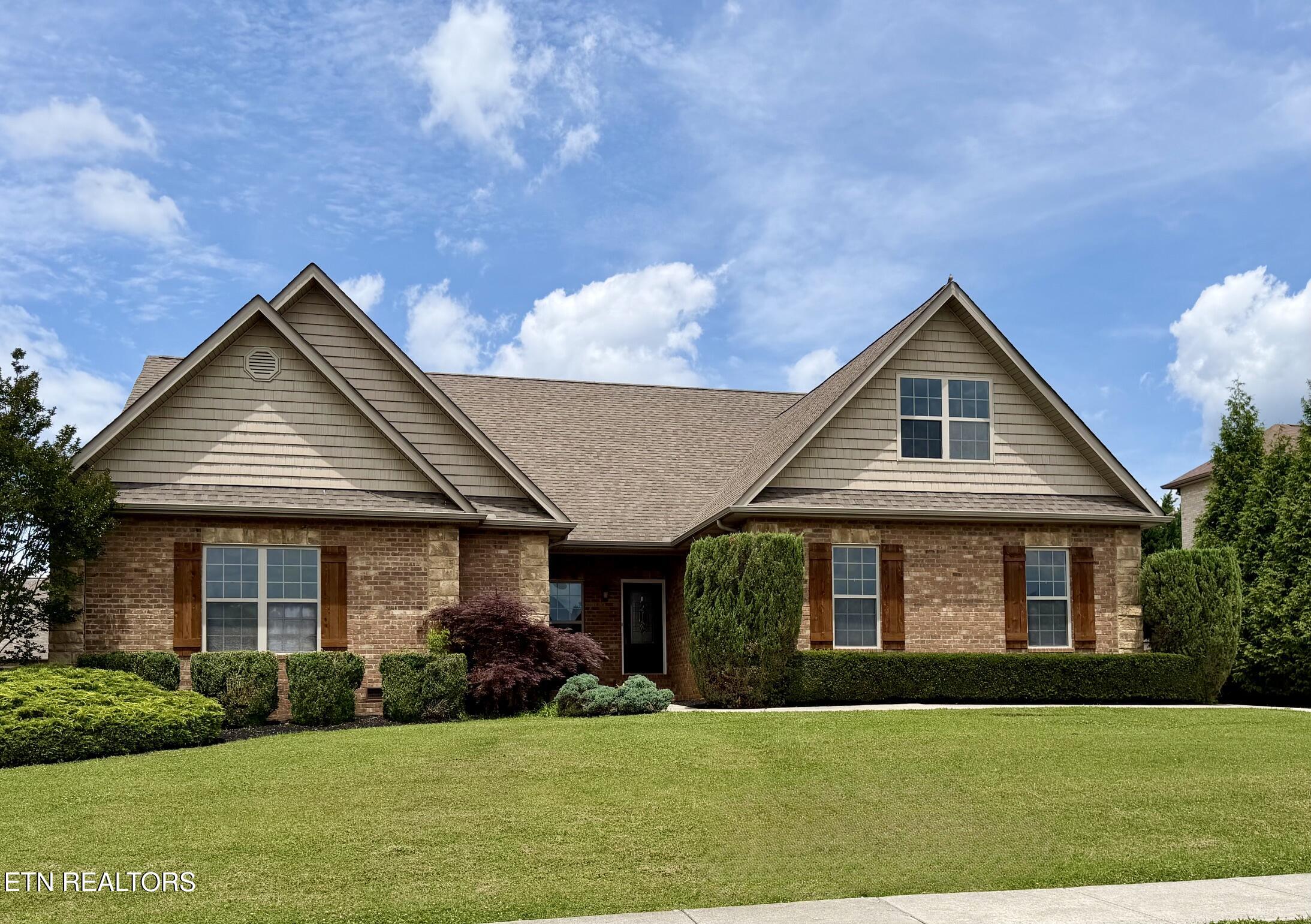 1179 Linford Circle — photo
