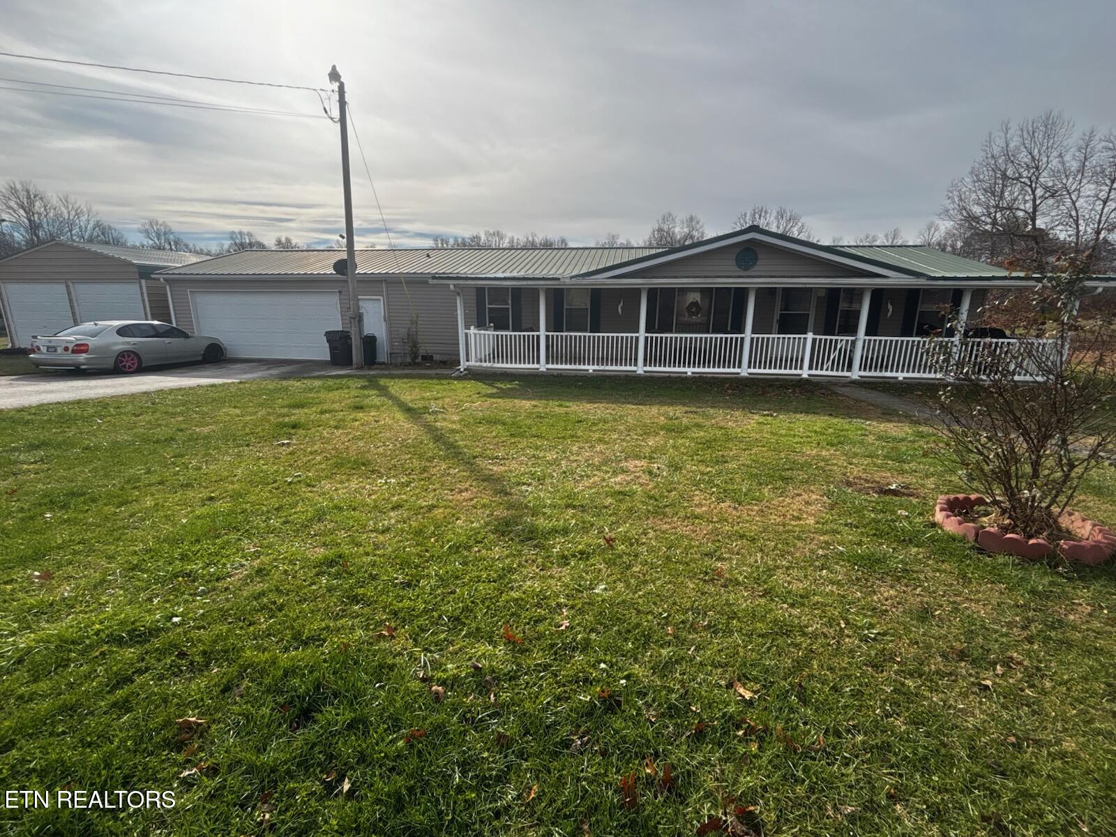 1679 Kingtown Rd — photo