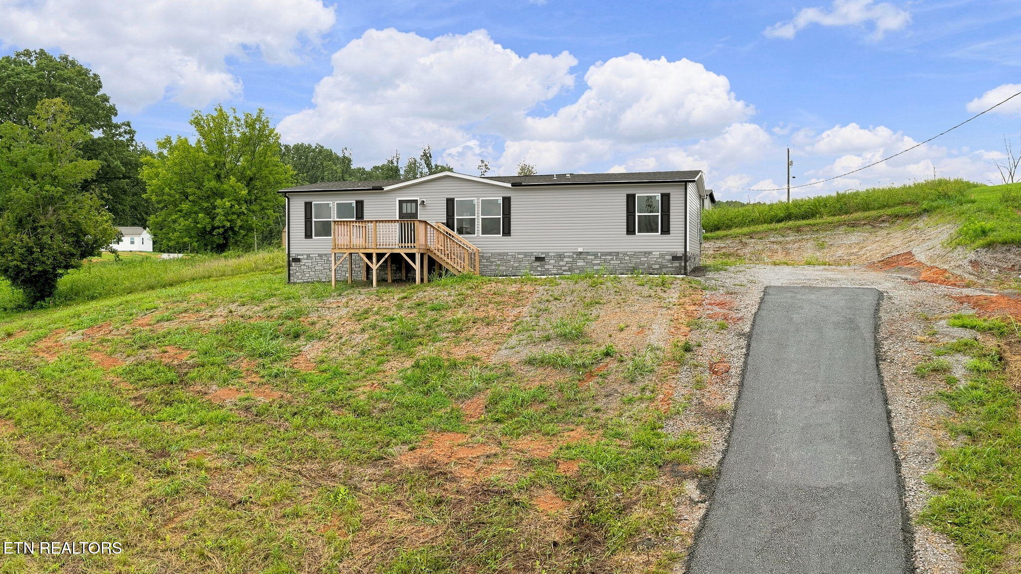 200 Laura Boling Loop Rd — photo