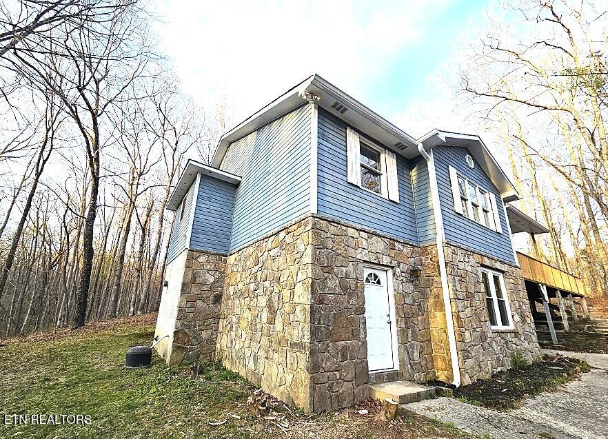 416 Walker Hollow Drive — photo