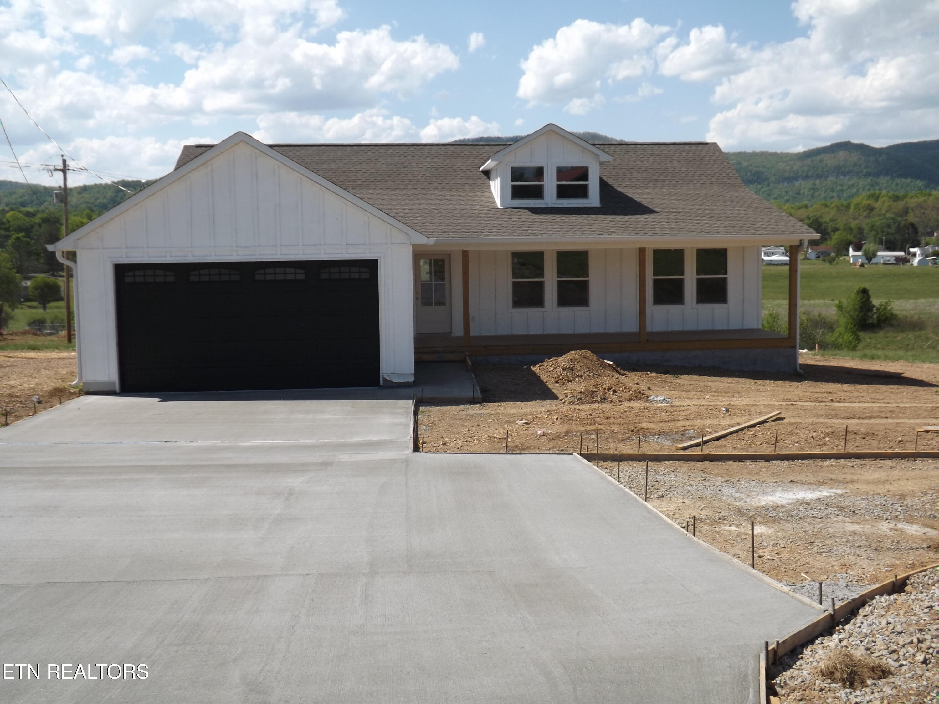 941 Shawanee Rd, Harrogate, TN 37752 — photo 2