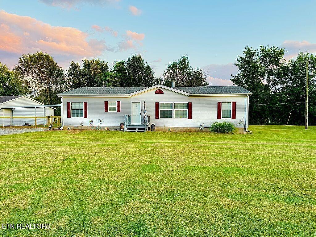 3351 E State Line Rd — photo
