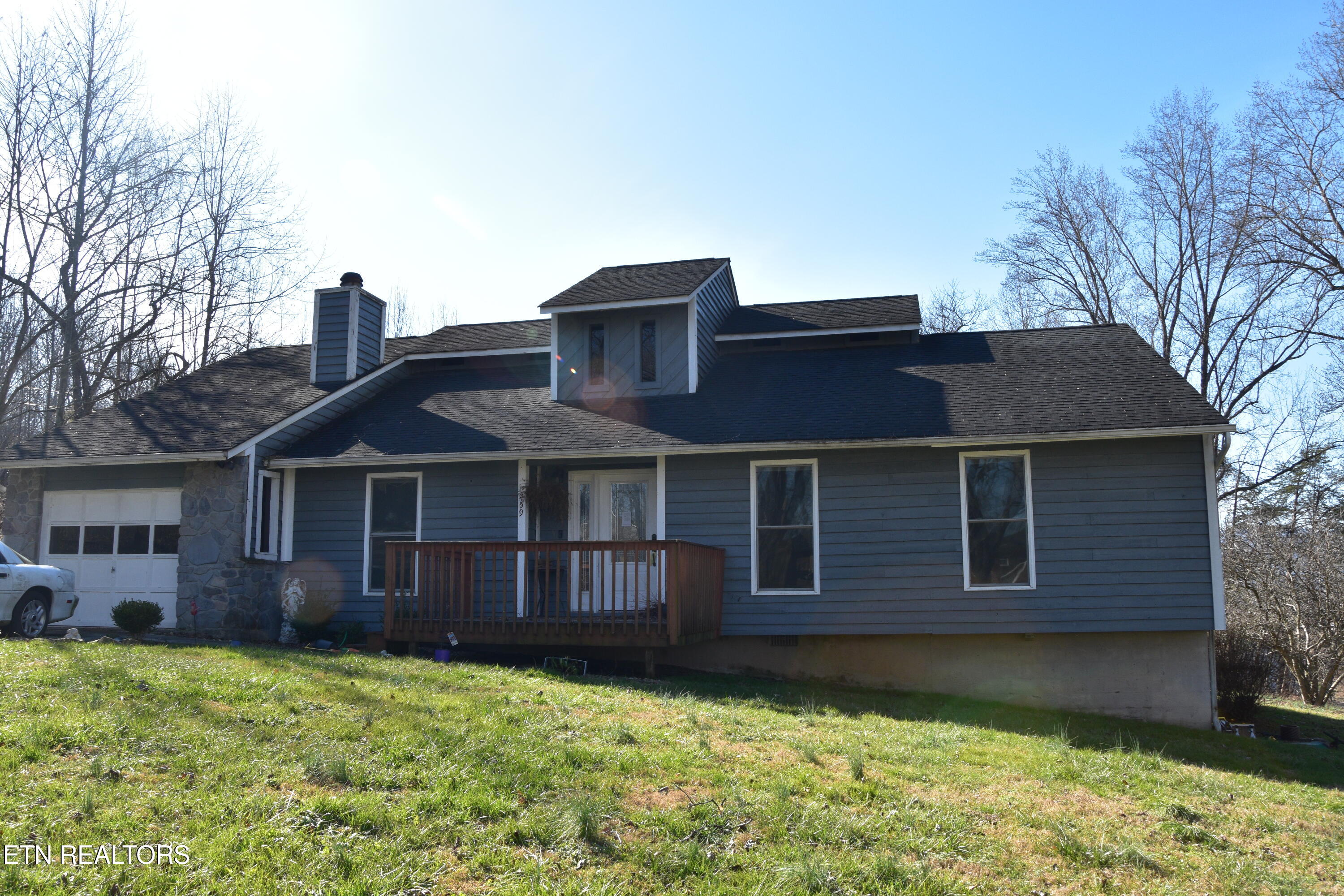 459 Dogwood Lane — photo