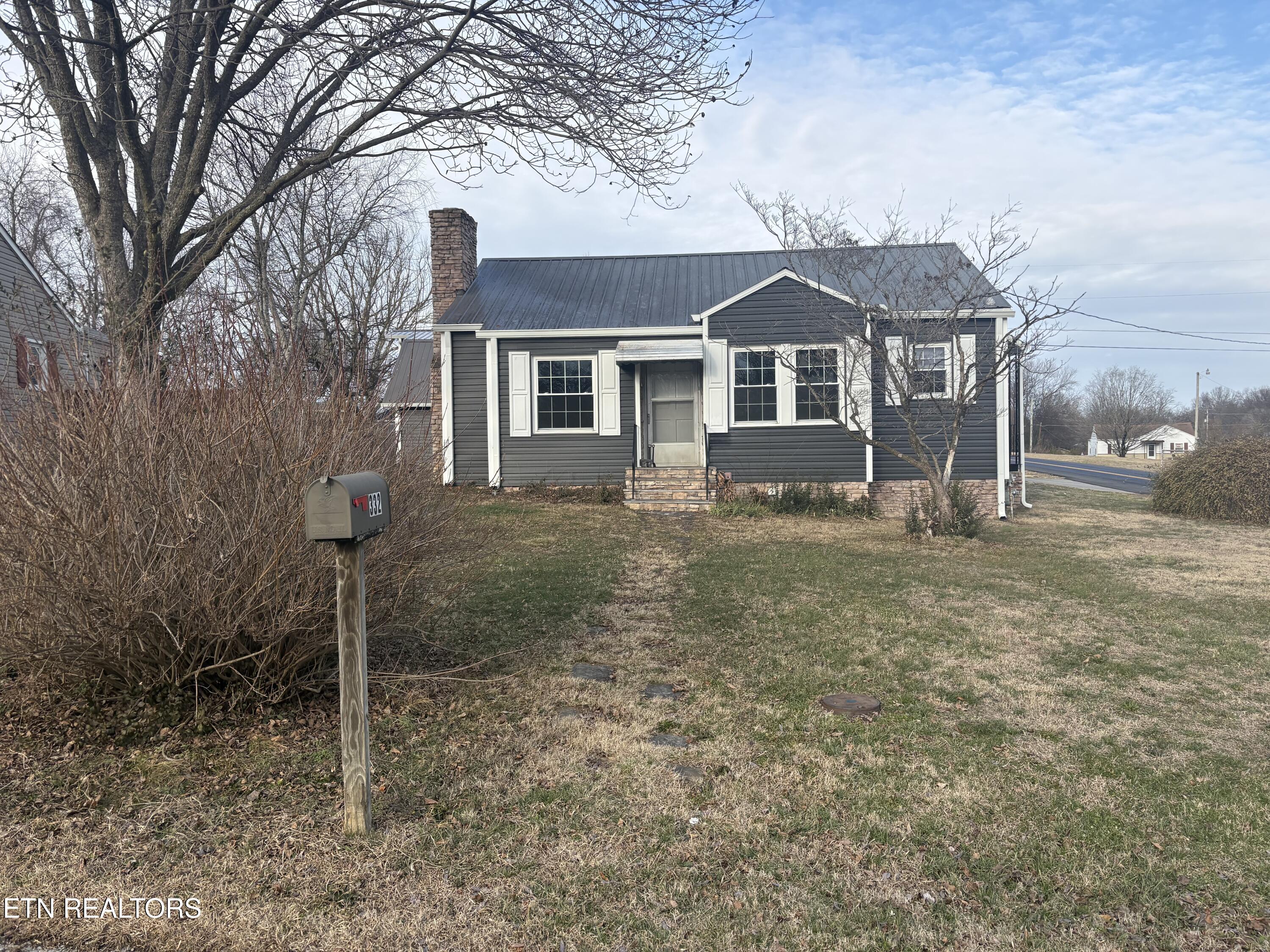 332 Henderson St — photo