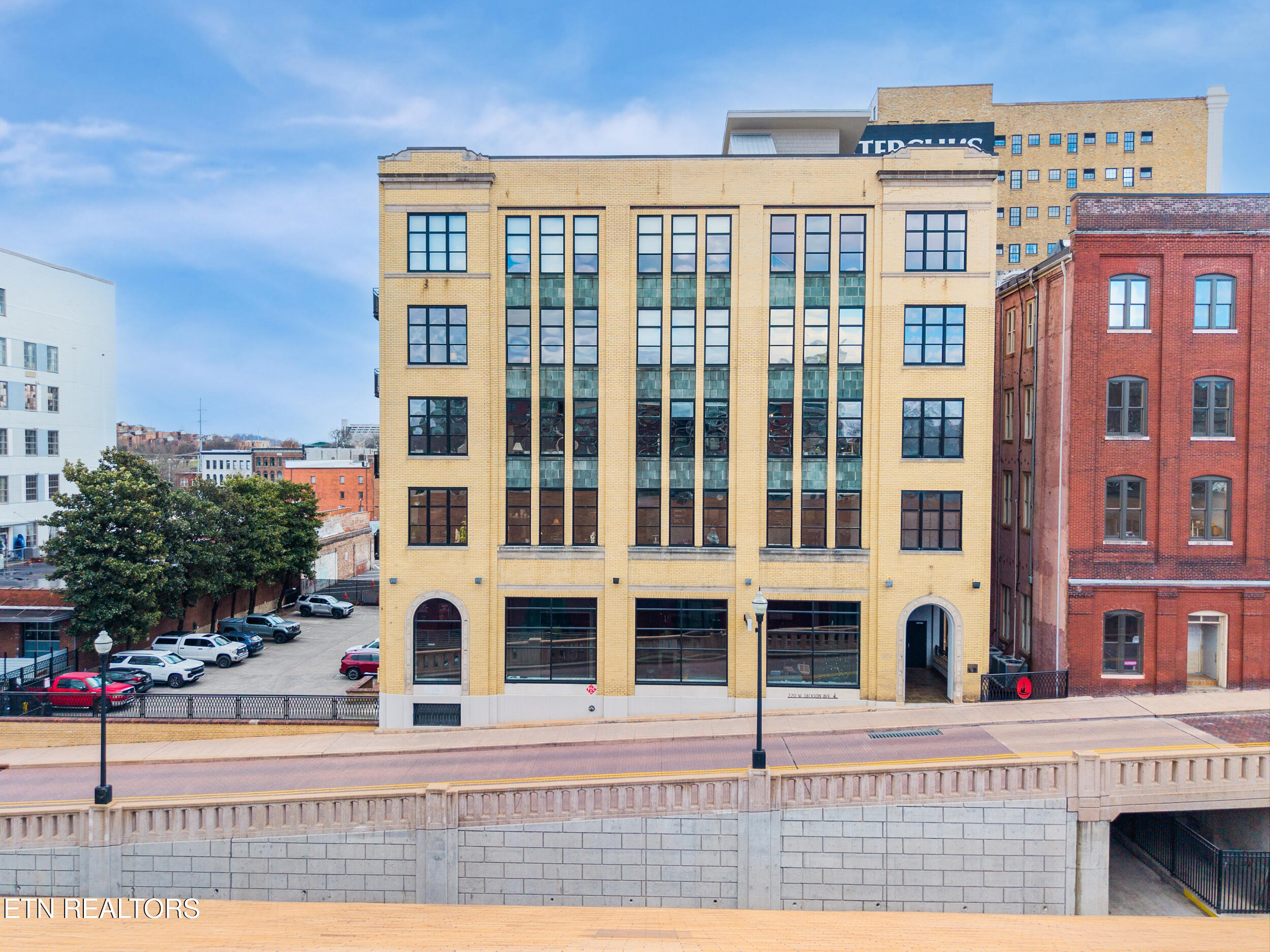 220 W Jackson Ave 205 — photo