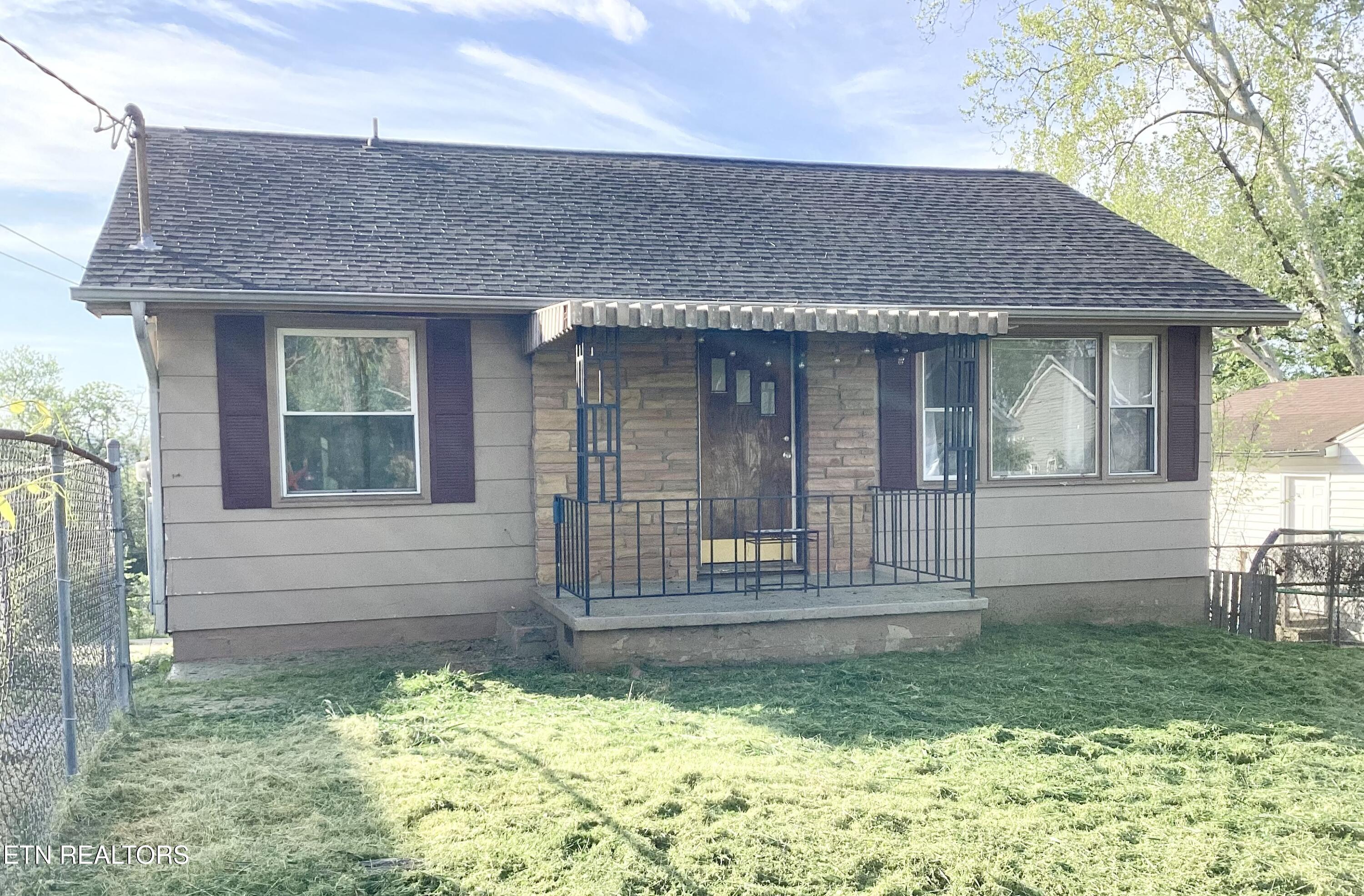 2638 Summitt Ave — photo