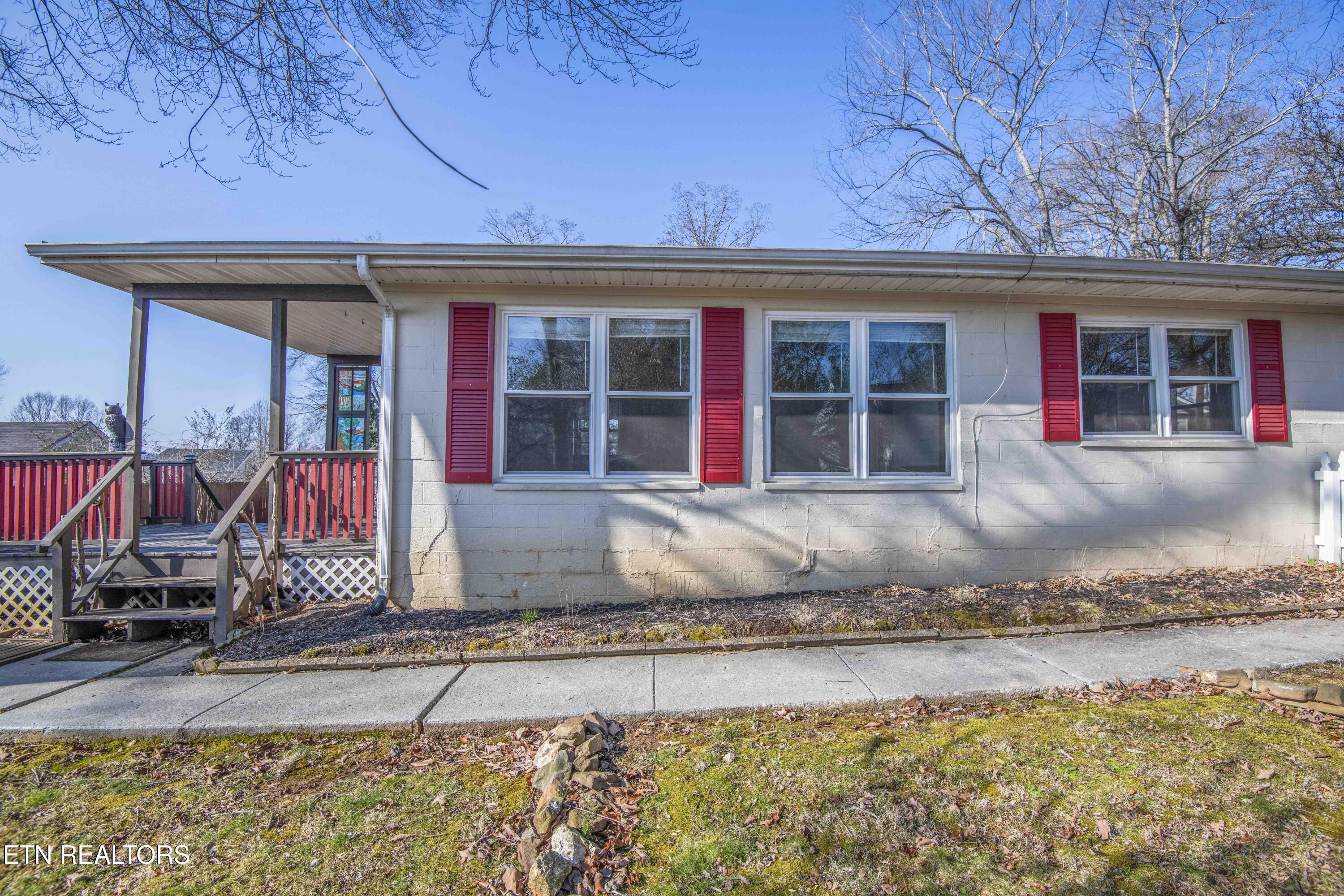 113 Niagara Lane — photo
