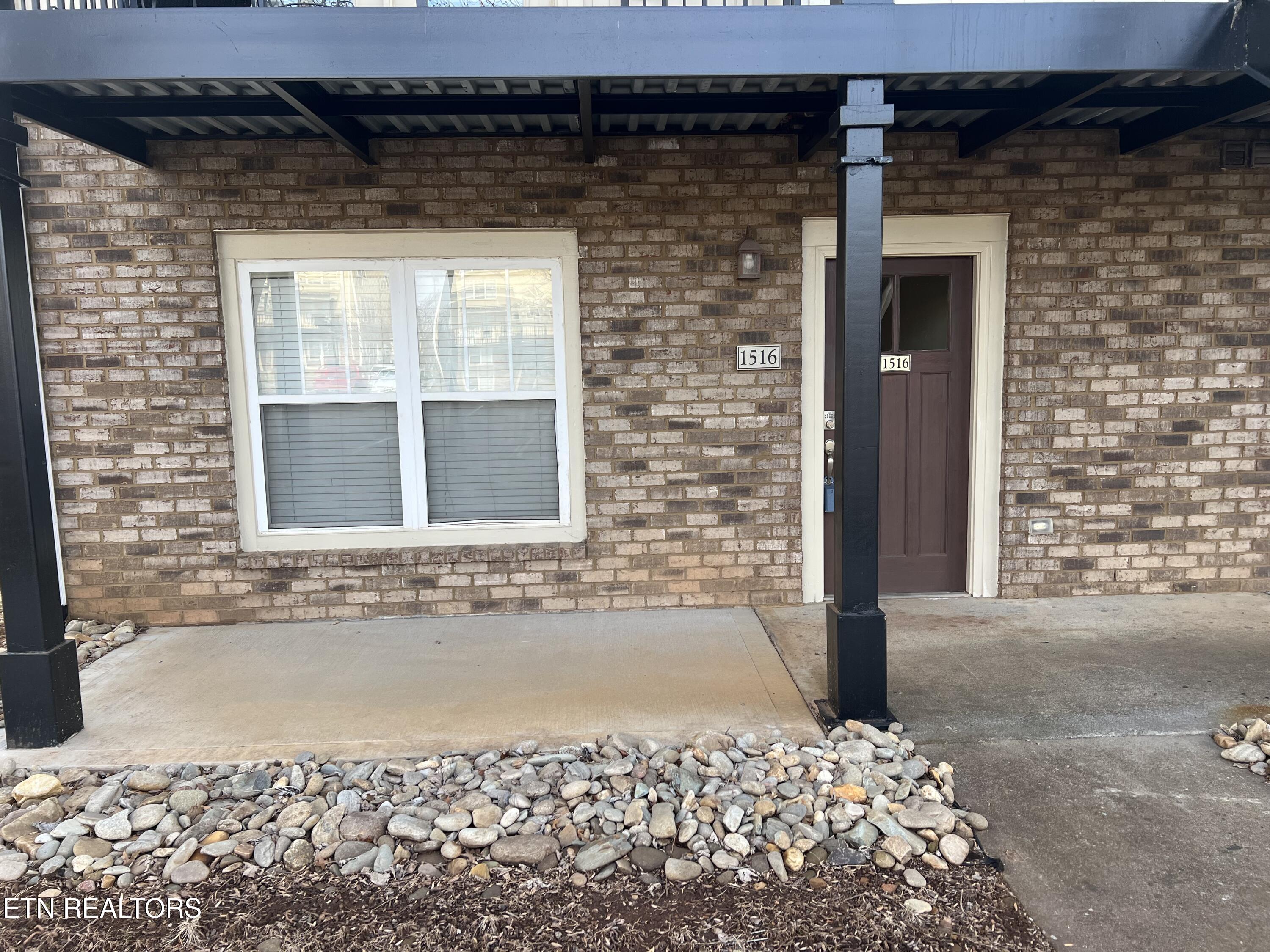 1106 Tree Top Way 1516 — photo