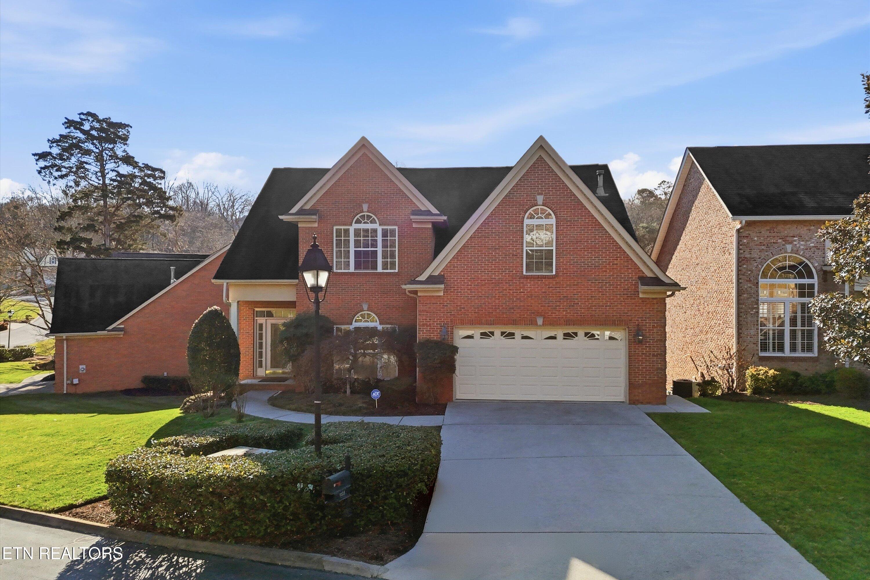 1135 Evelyn Mae Way — photo