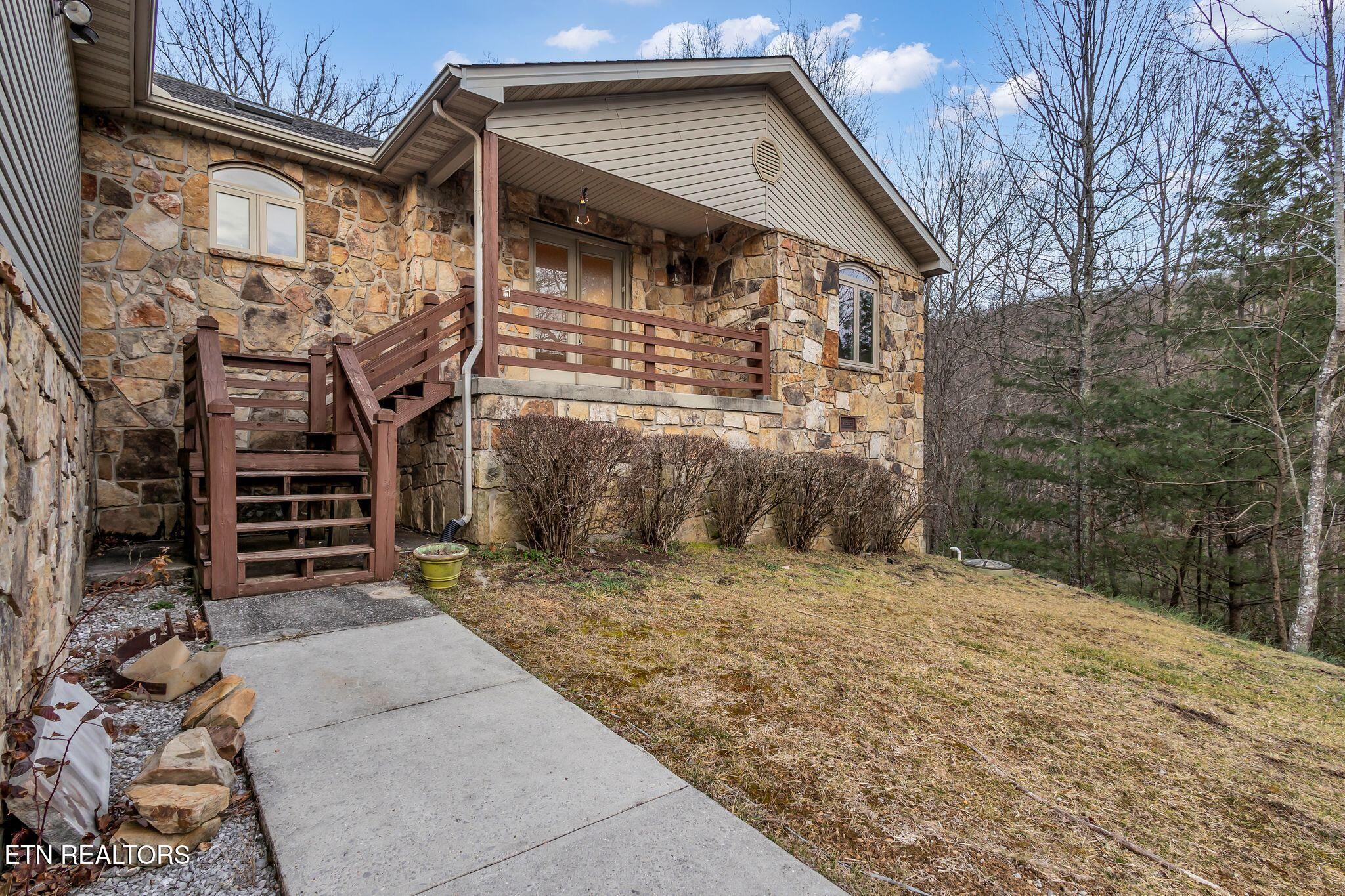 31 Byron Lane — photo