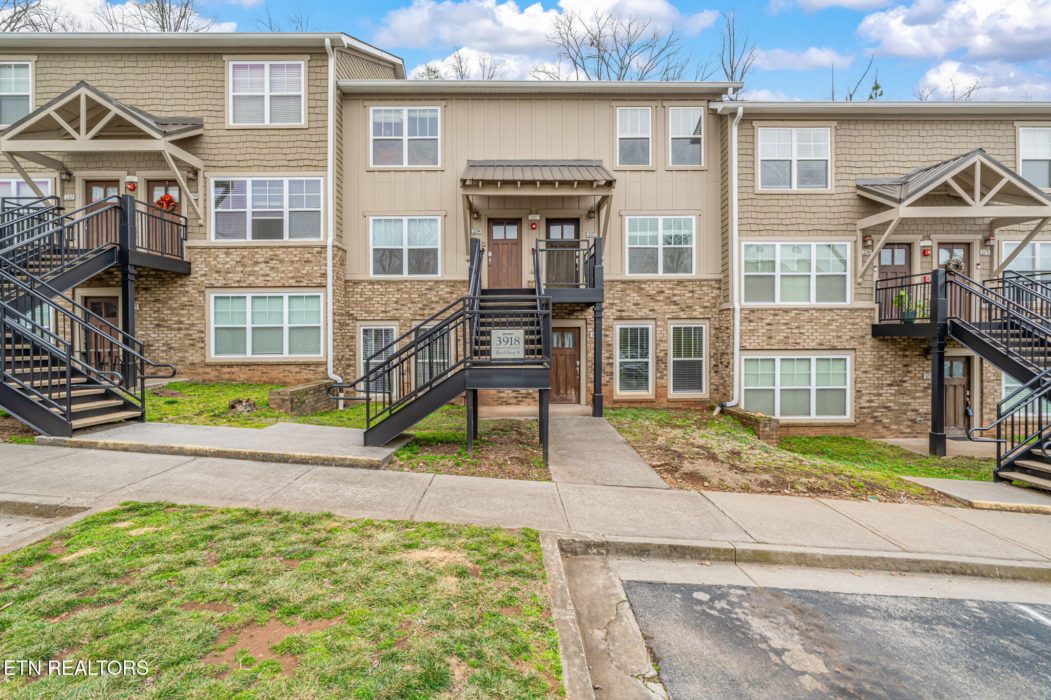 3918 Cherokee Woods Way 104 — photo