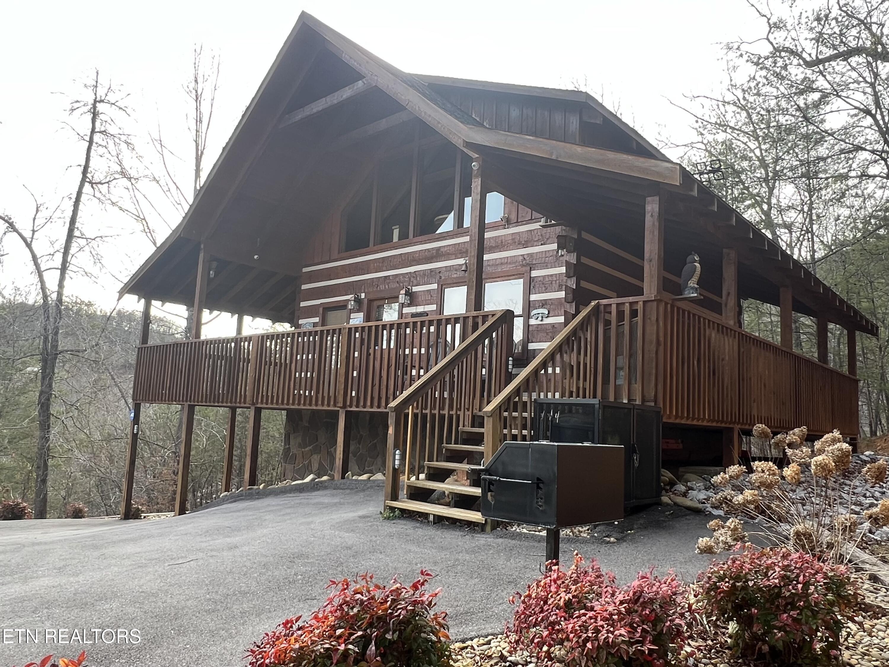 1554 Bear Valley Rd — photo