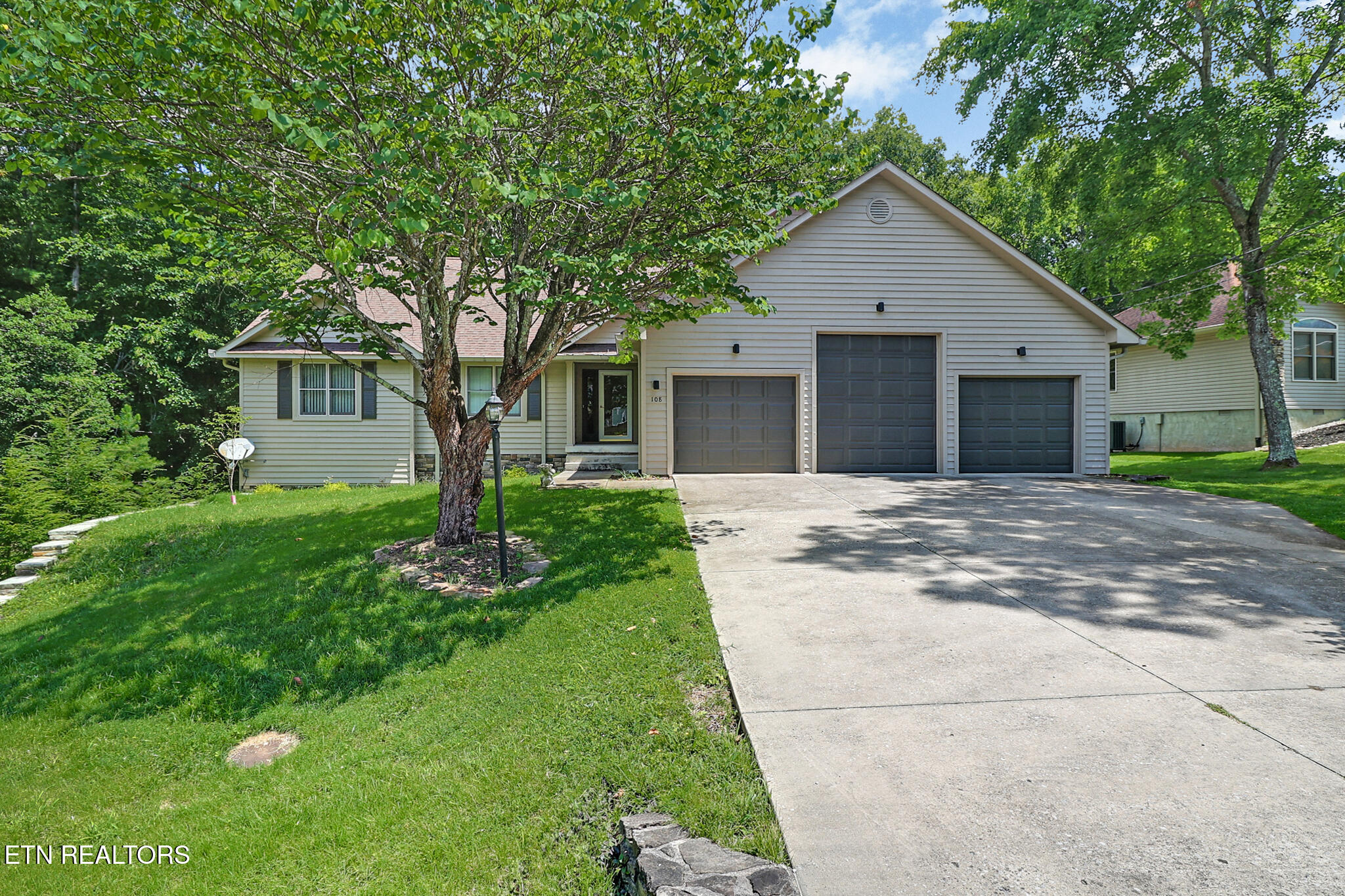 108 Kenwood Drive — photo