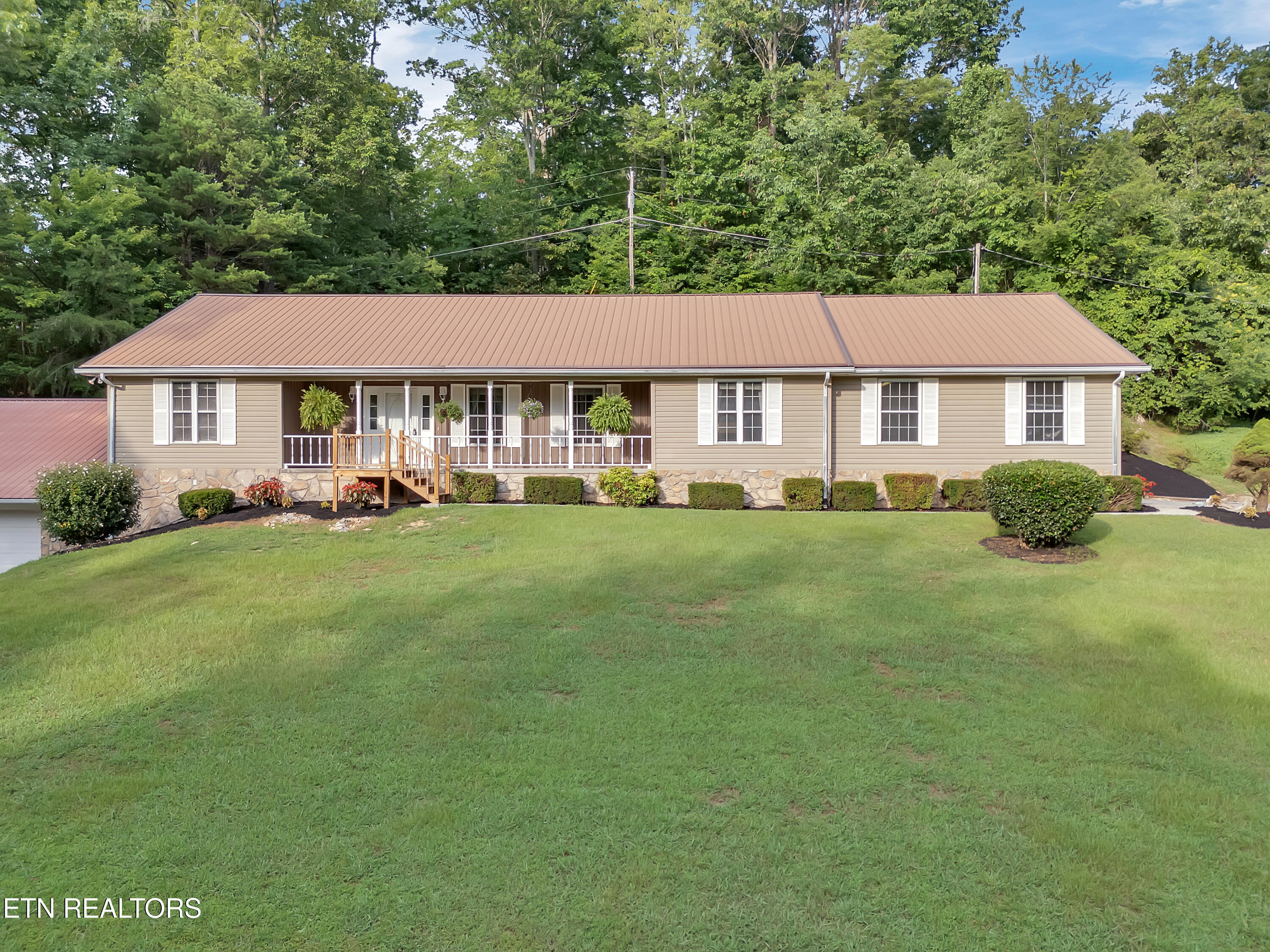 290 Whitaker Hollow Rd — photo