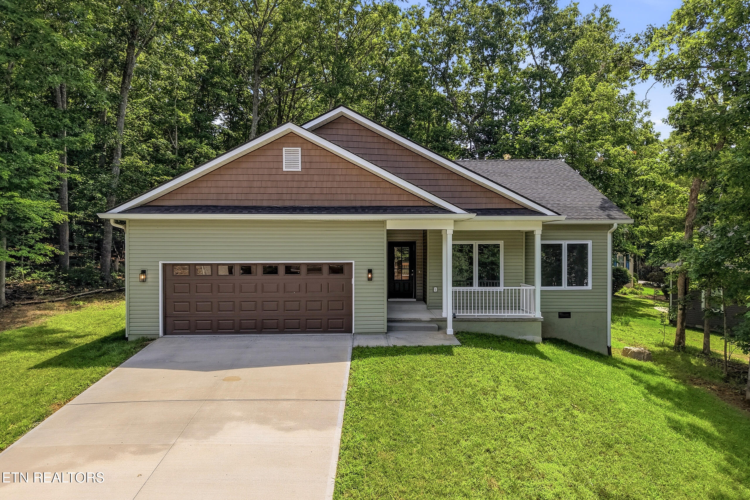 123 Lakewood Drive — photo