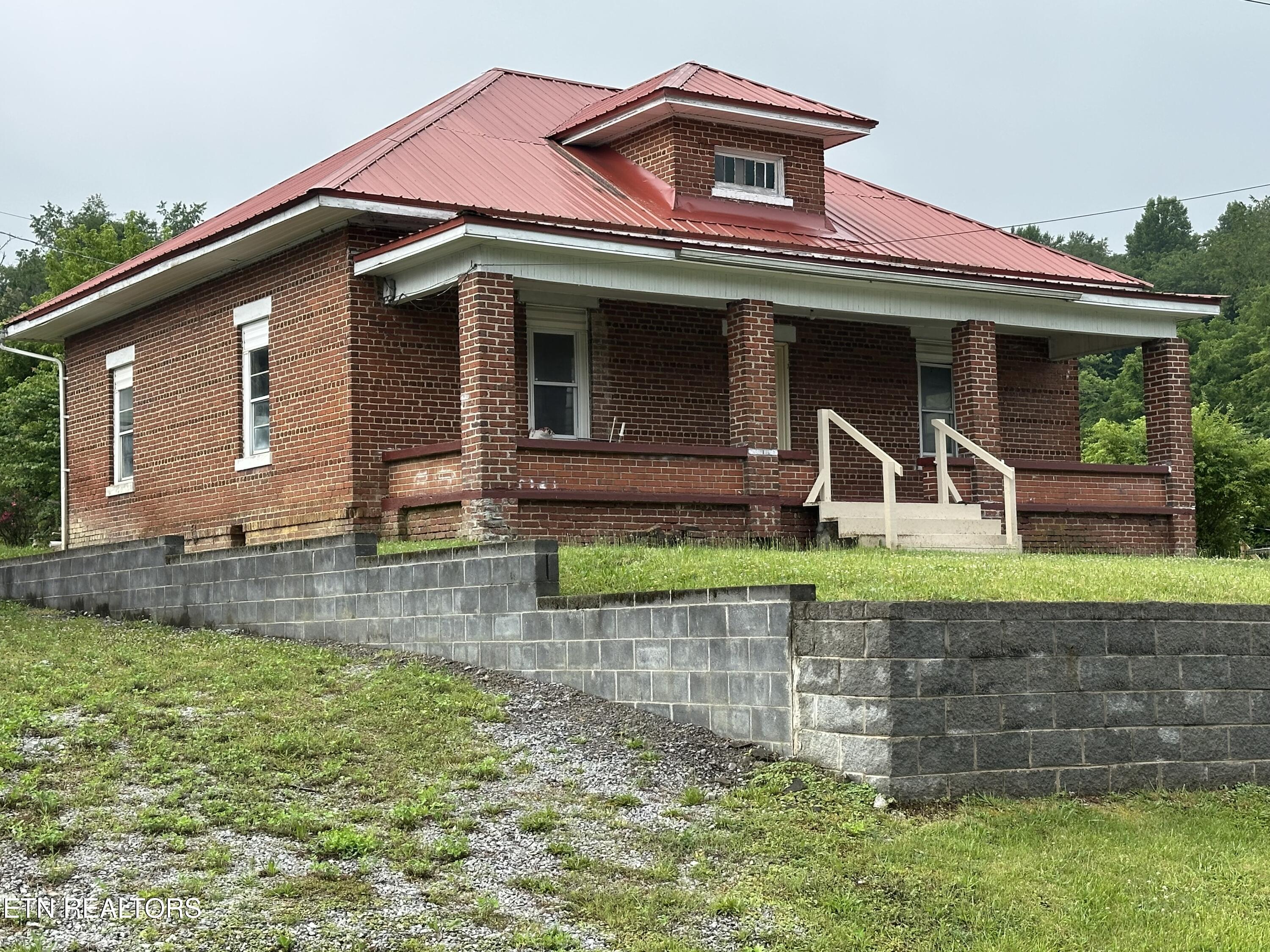 6148 Dr Thomas Walker Rd — photo