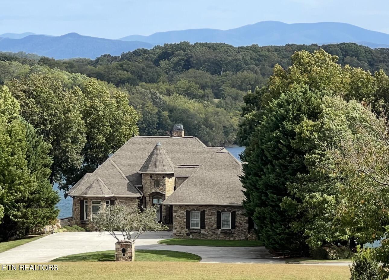 275 Rock Point Drive — photo