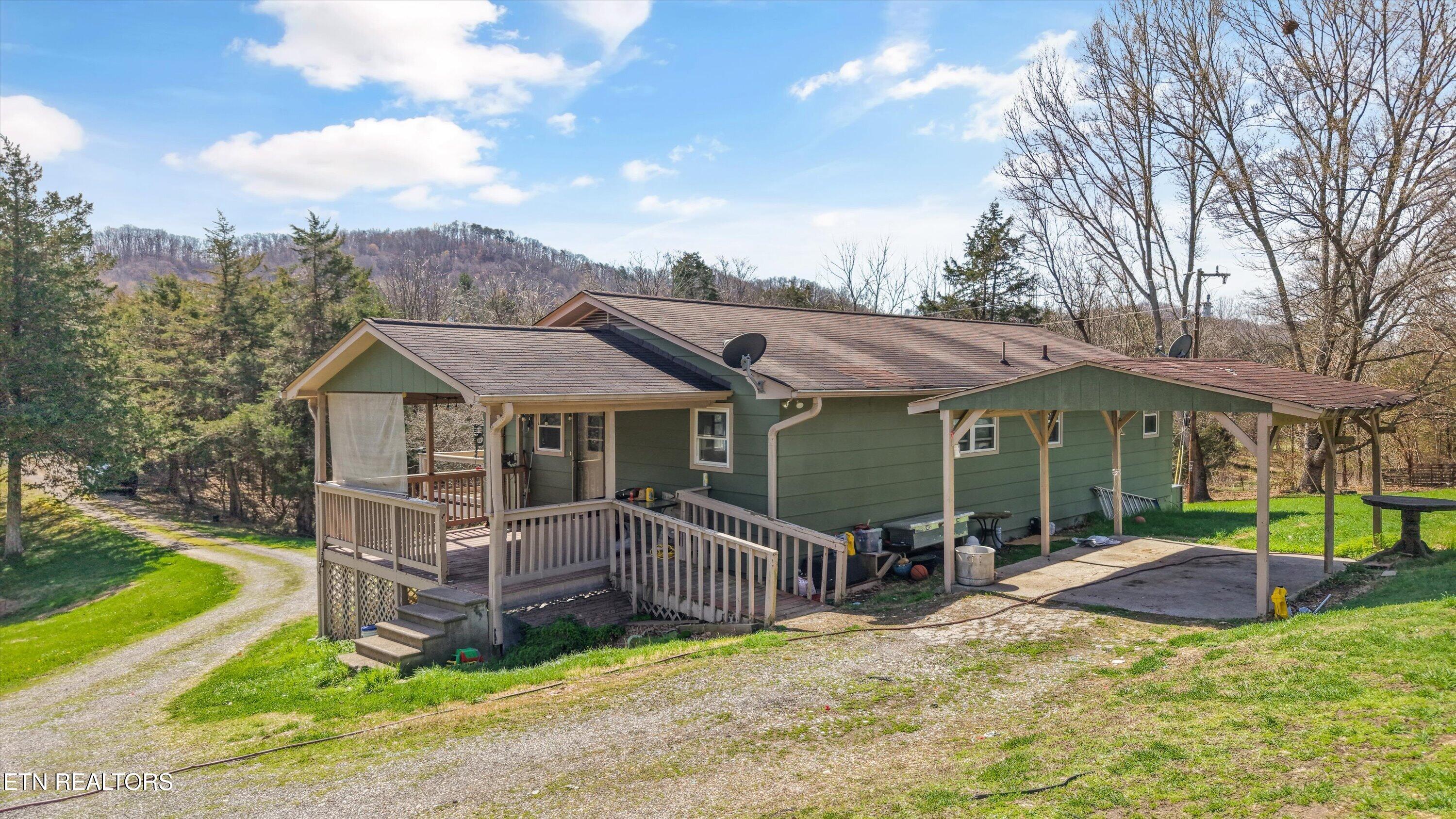 2086 Hickory Valley Rd — photo