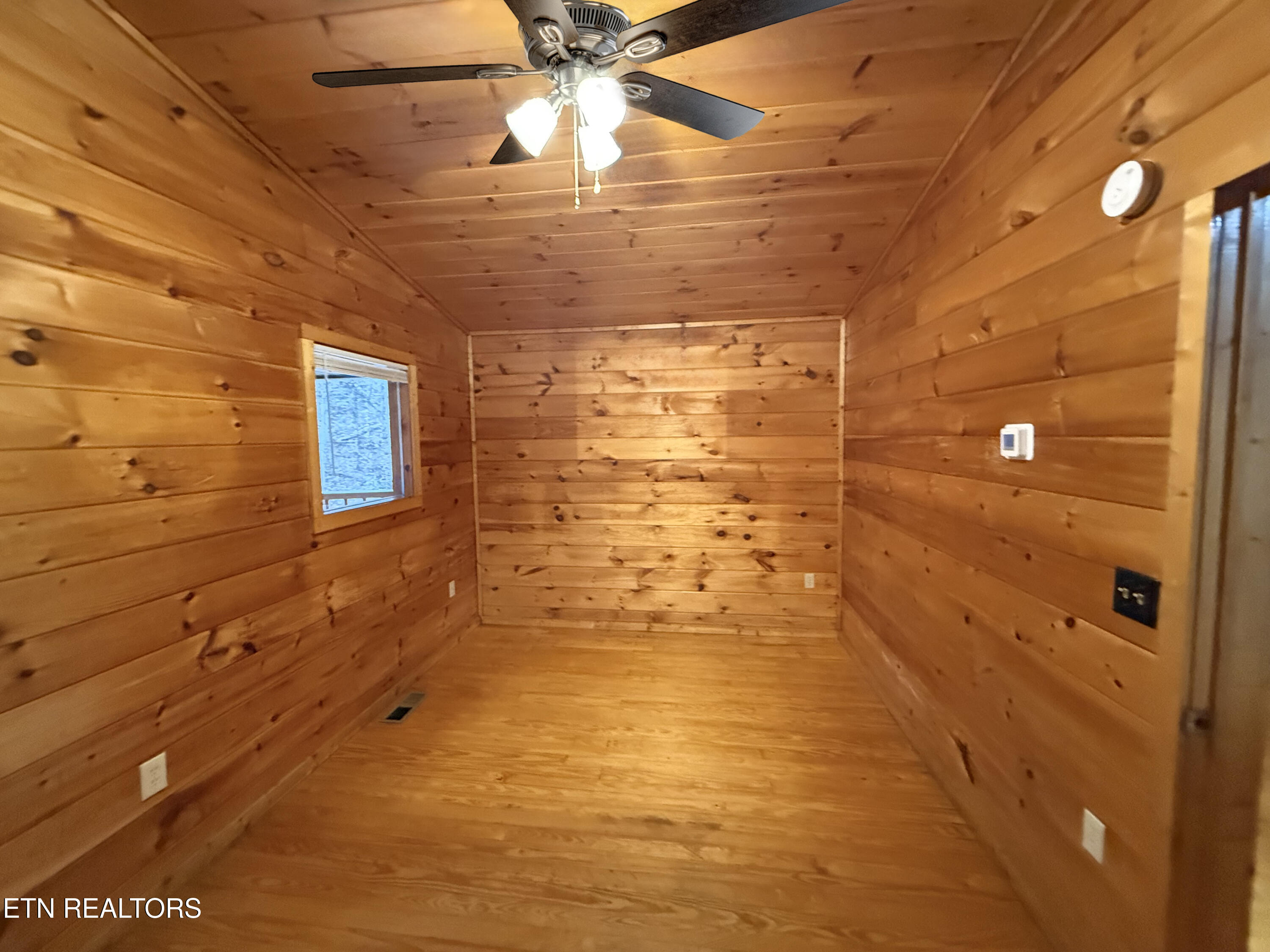 2036 Ridge Rd STE 7, Pigeon Forge, TN 37863 — photo 3