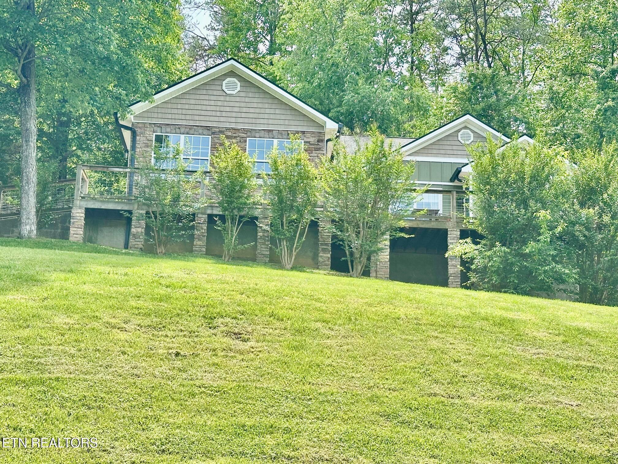 3428 Jason Place — photo