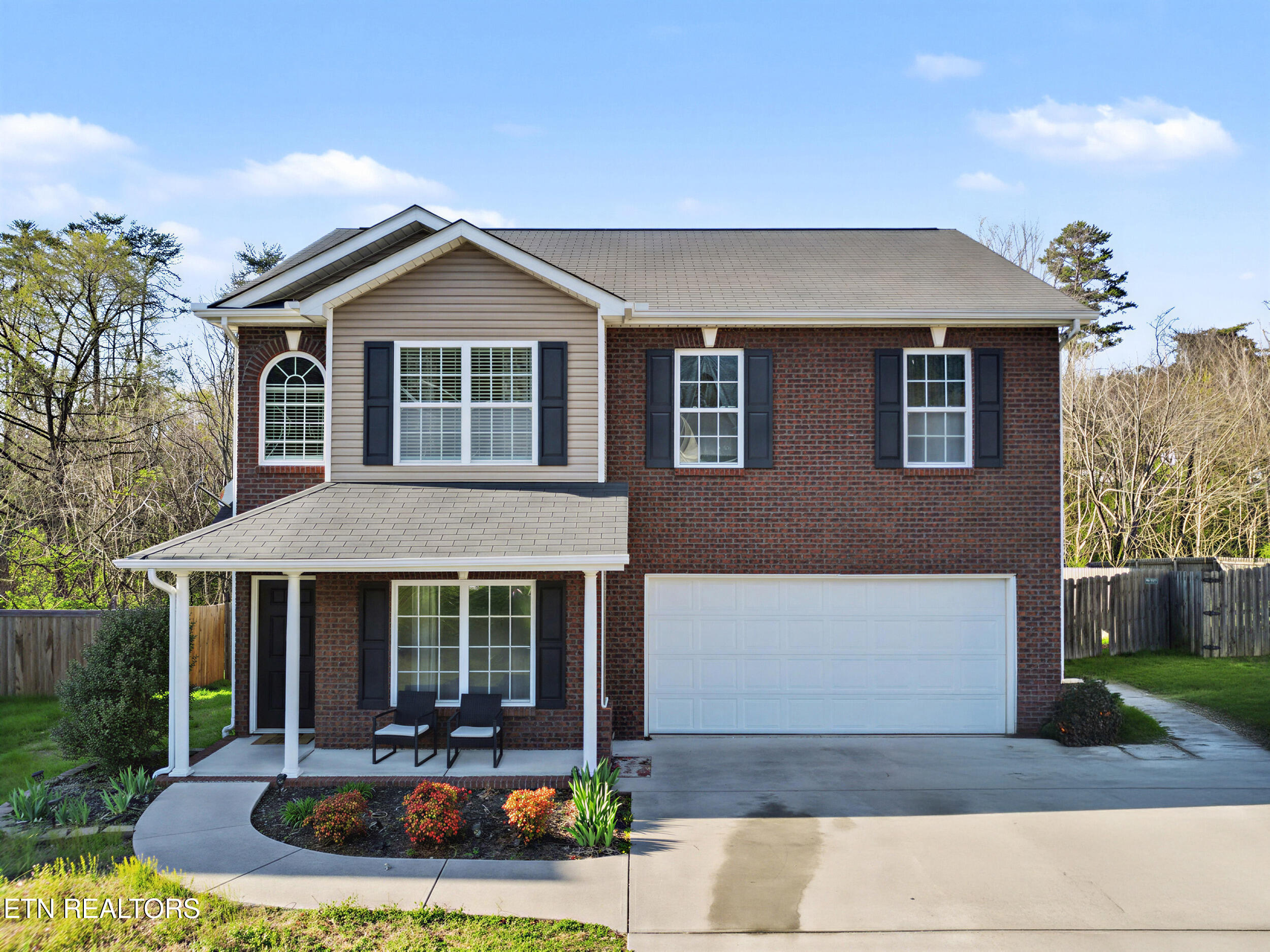 5917 Apple Valley Drive — photo
