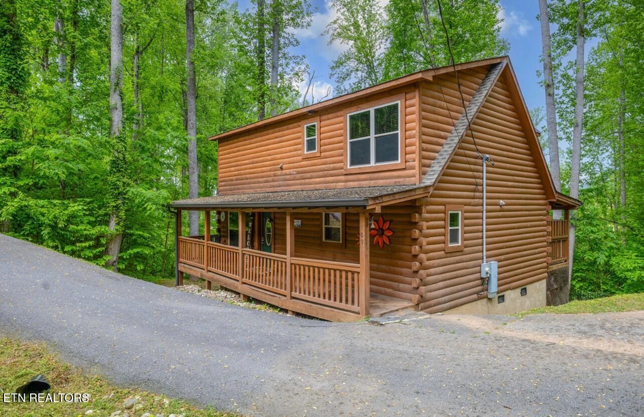 109 Laurel Way — photo