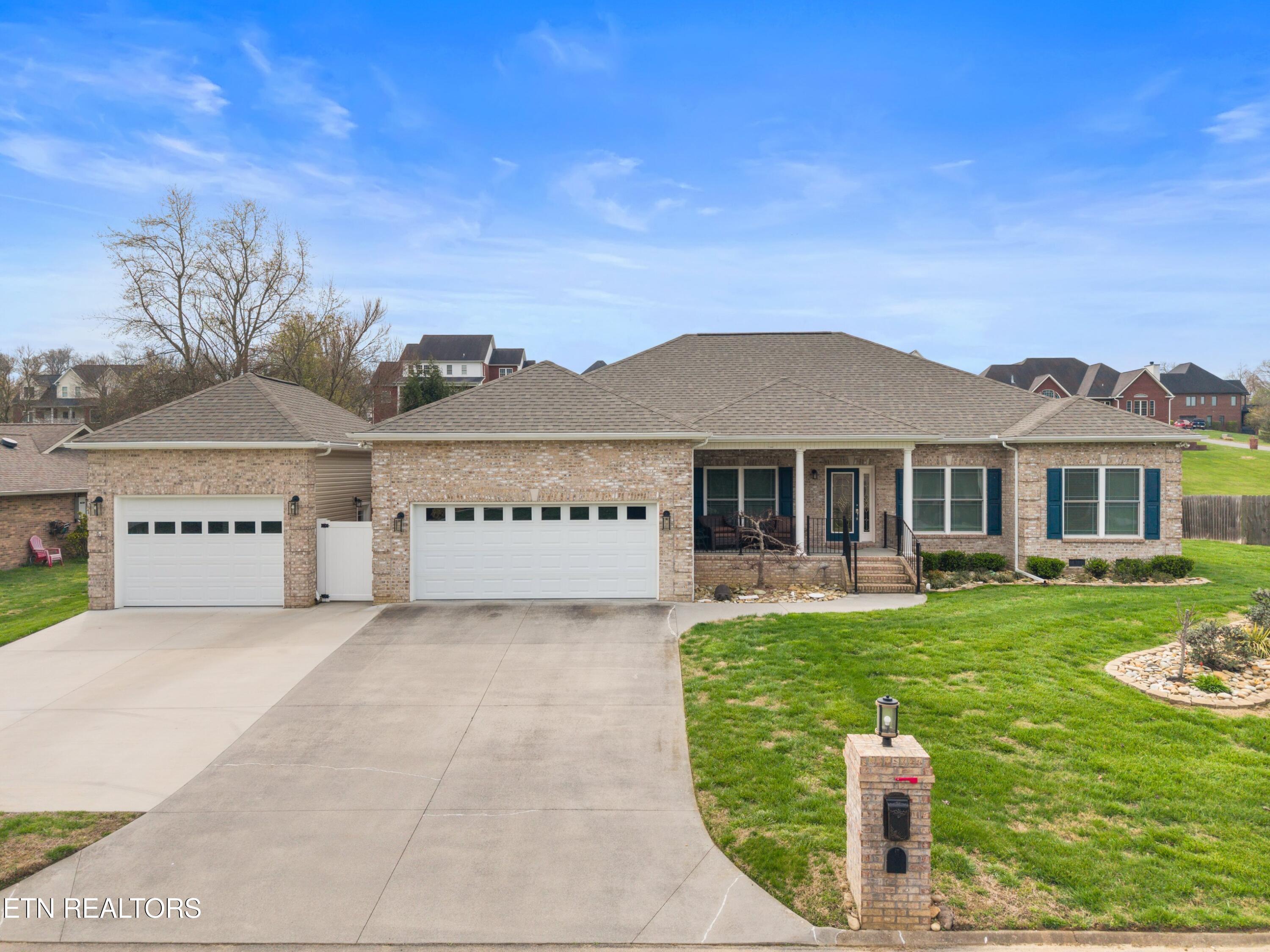 1410 River Run Circle — photo