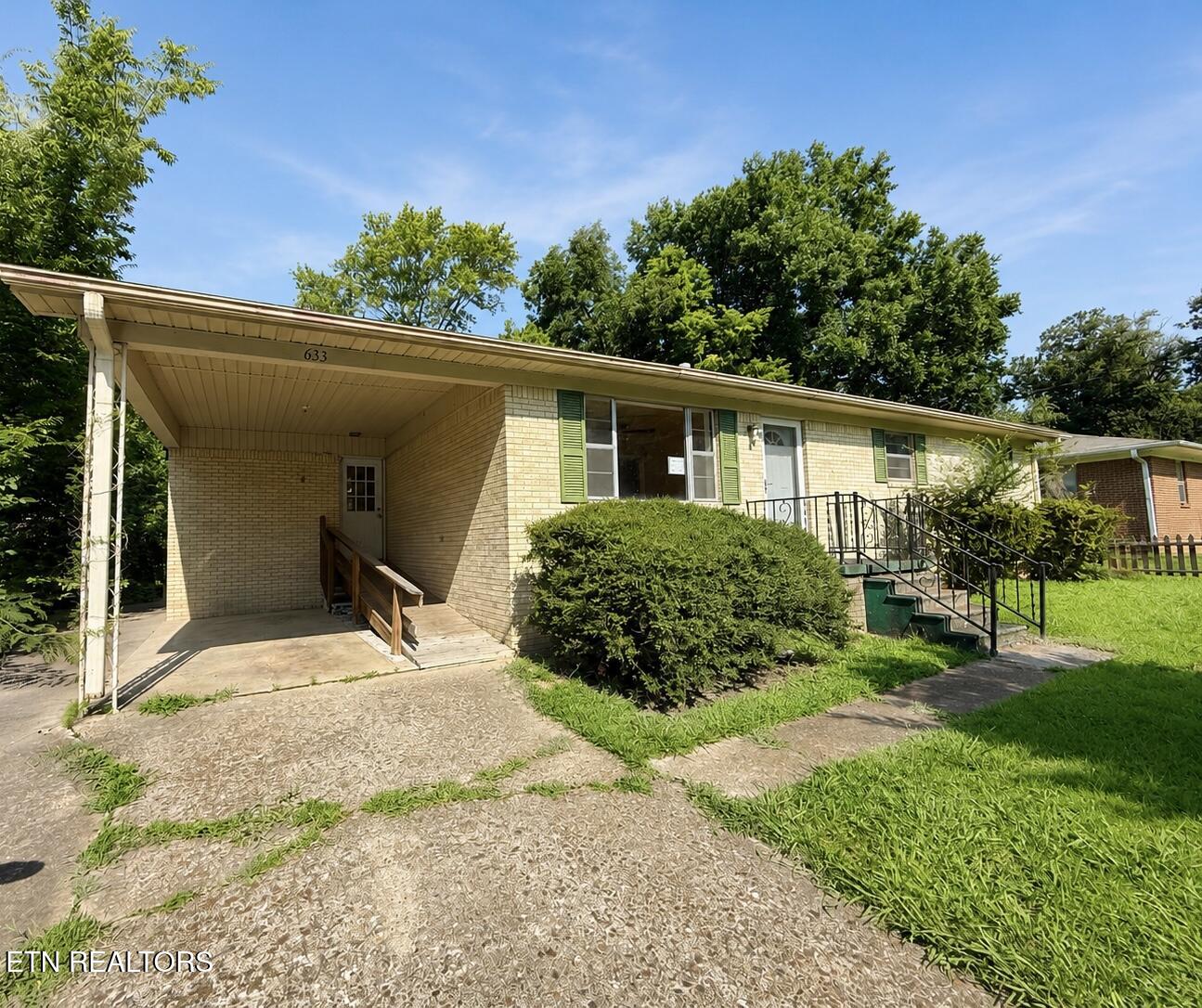 633 Melton Ave — photo