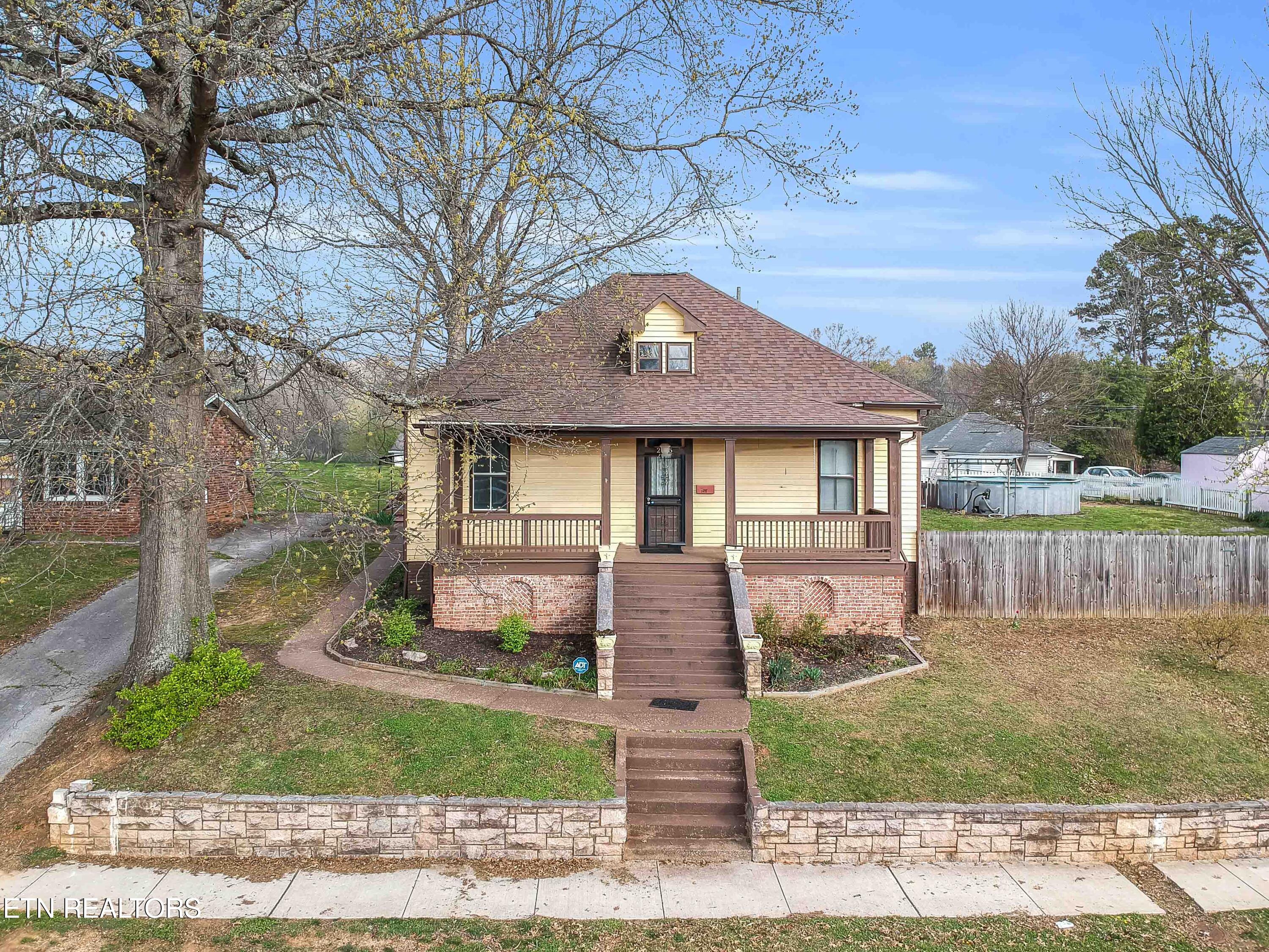 2415 Holbrook Drive — photo