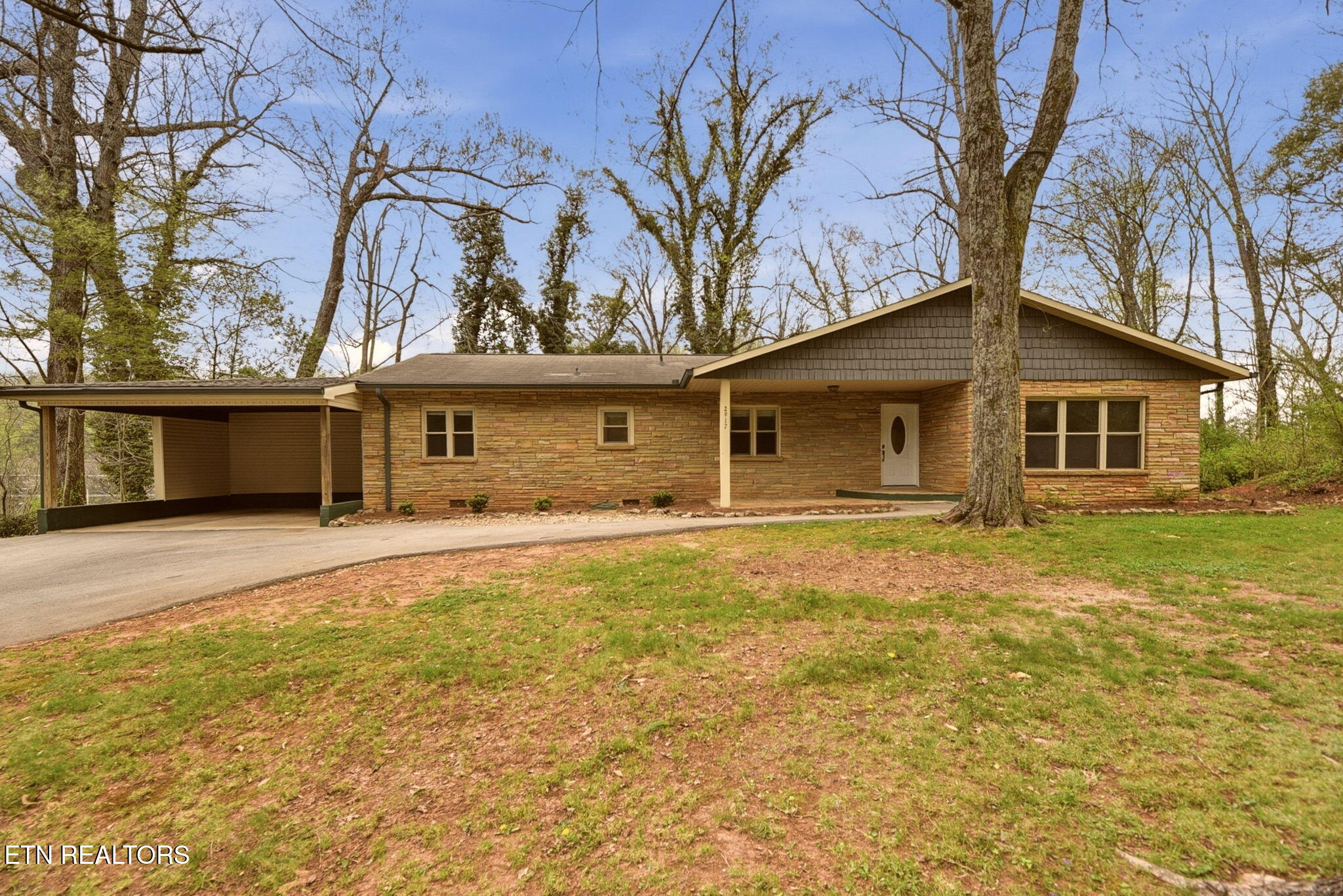 2917 Barber Hill Lane — photo