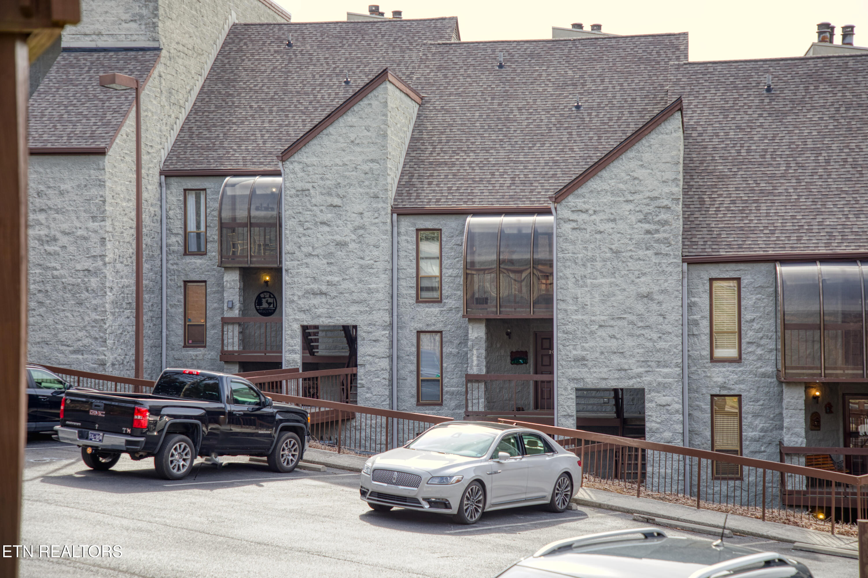 1155 Upper Alpine Way 303 — photo