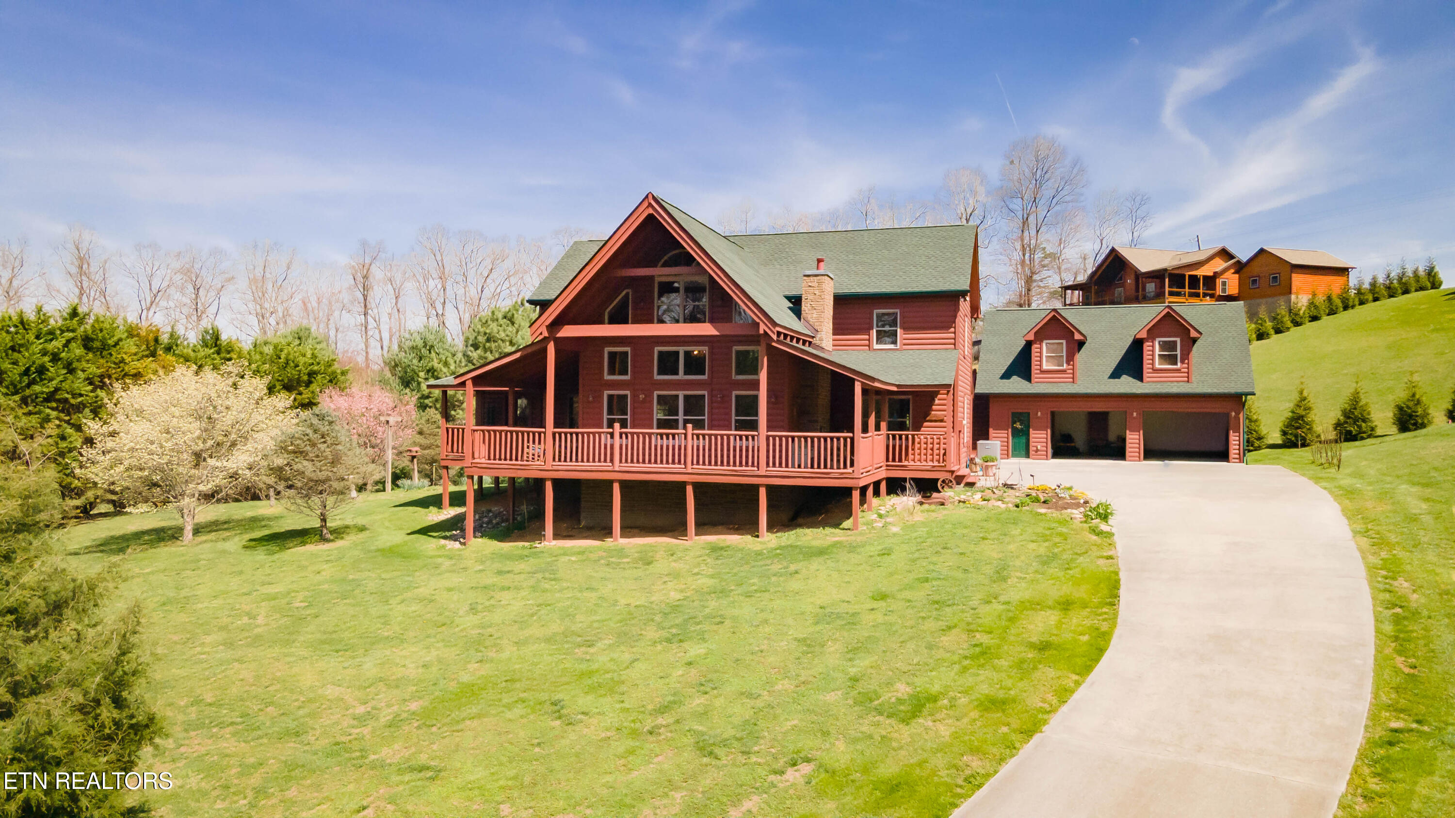 3385 Clear Valley Drive — photo
