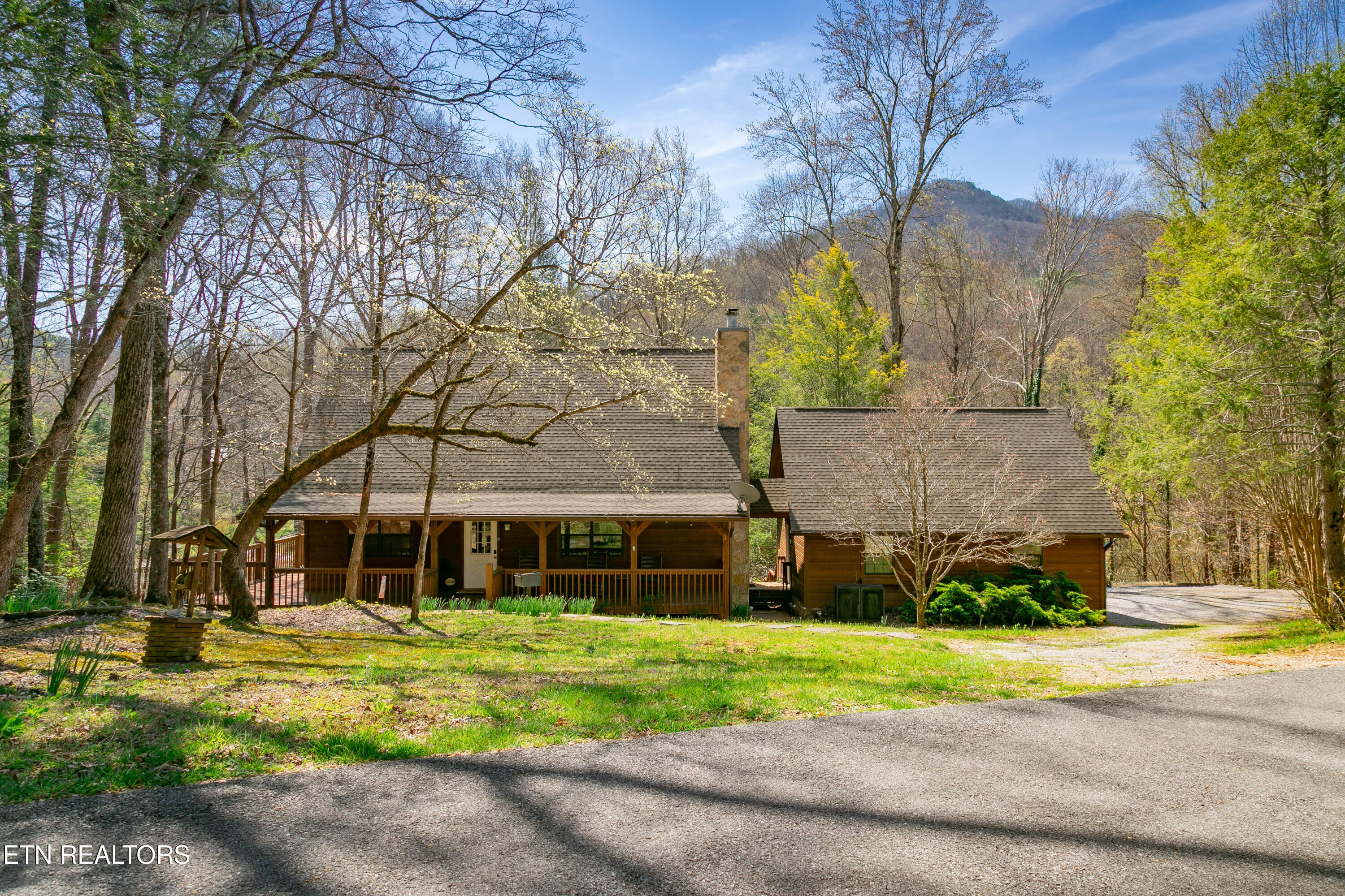 3849 Saddle Brook Way — photo