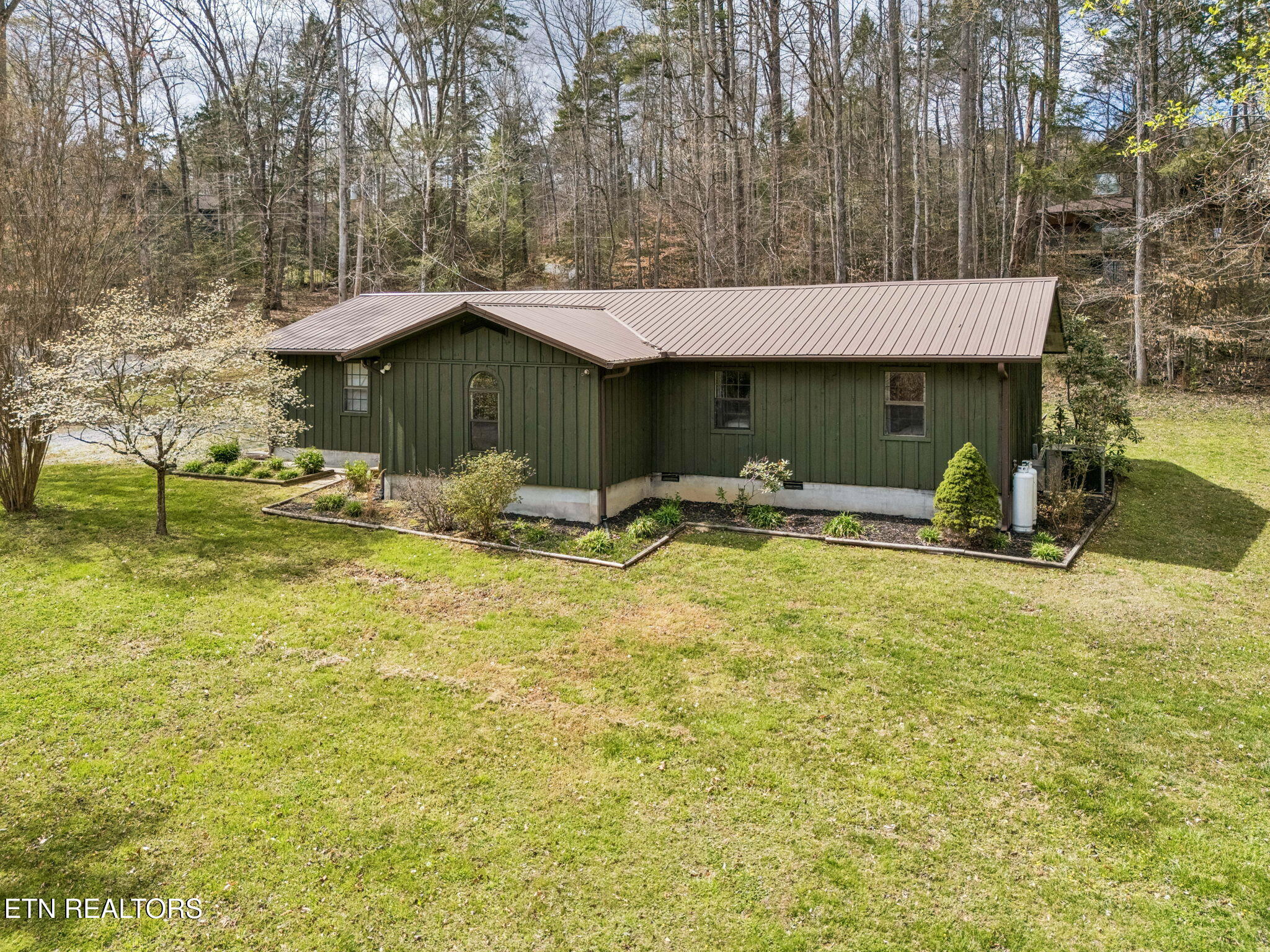 2875 McMahan Sawmill Rd — photo