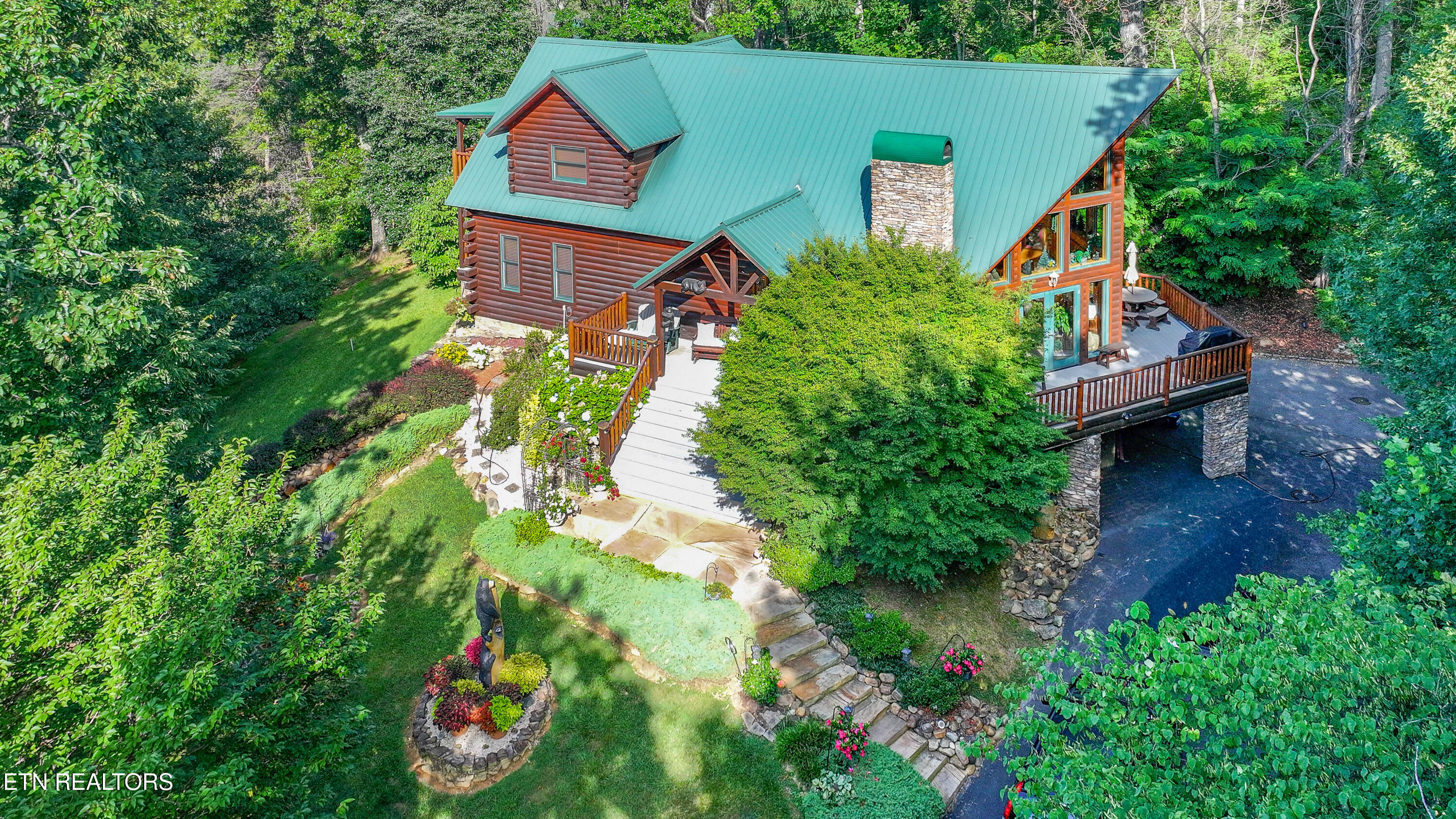 3341 Sugar Maple Loop Rd — photo