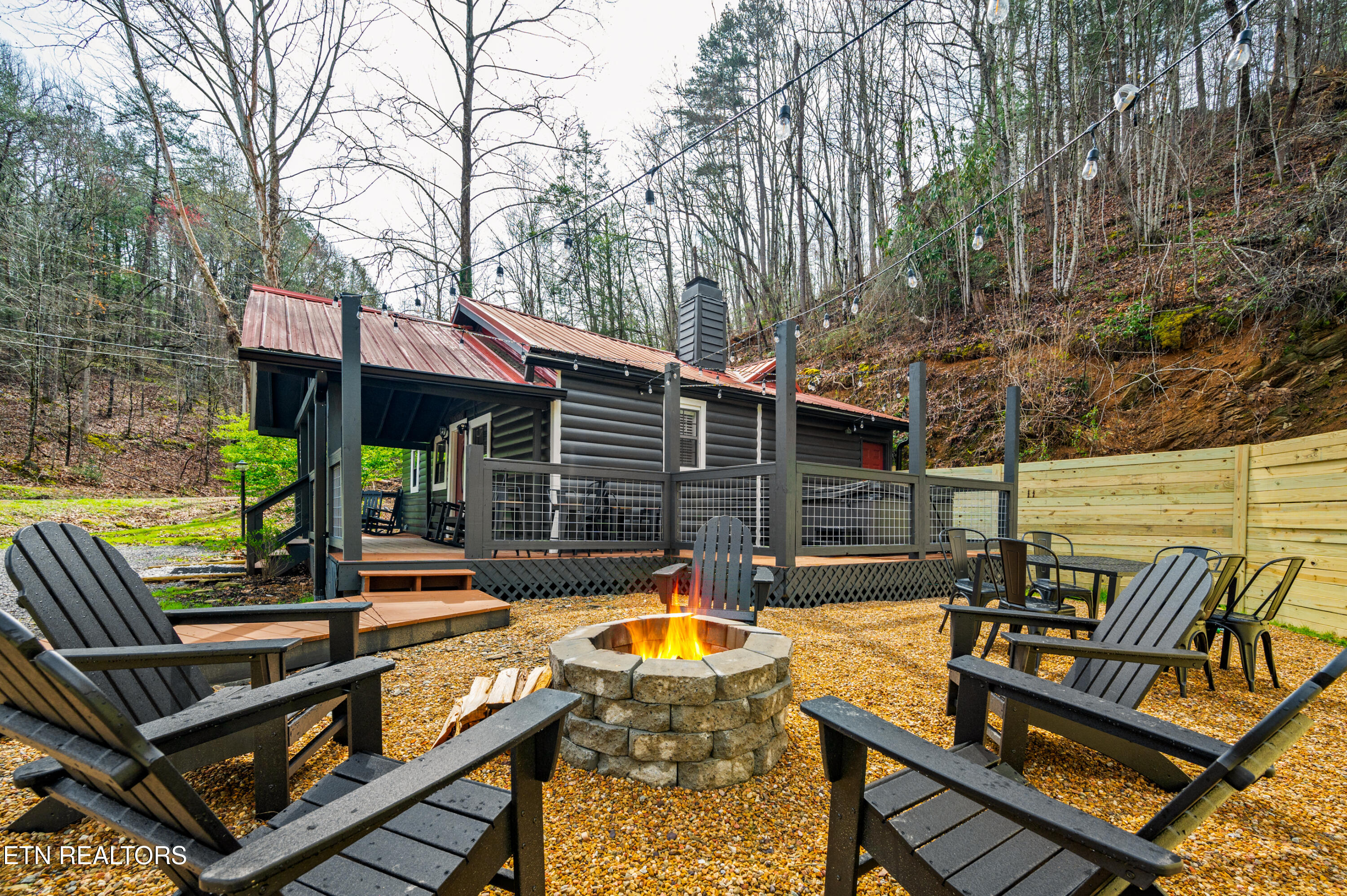 1129 S Spring Hollow Rd — photo