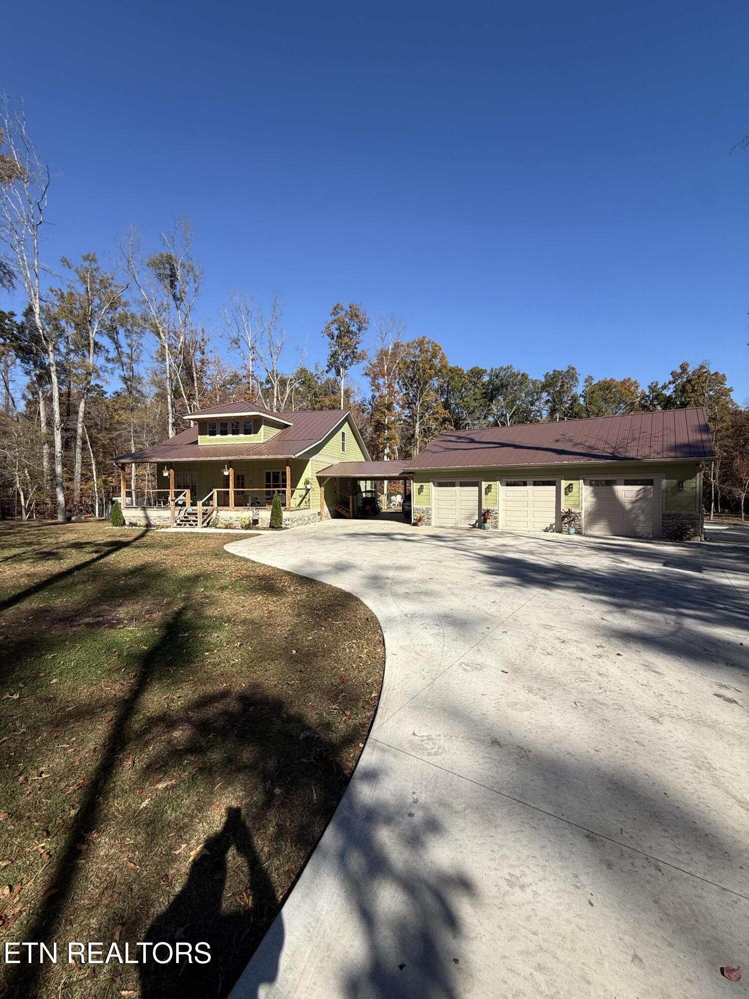 960 Deerwood Drive — photo
