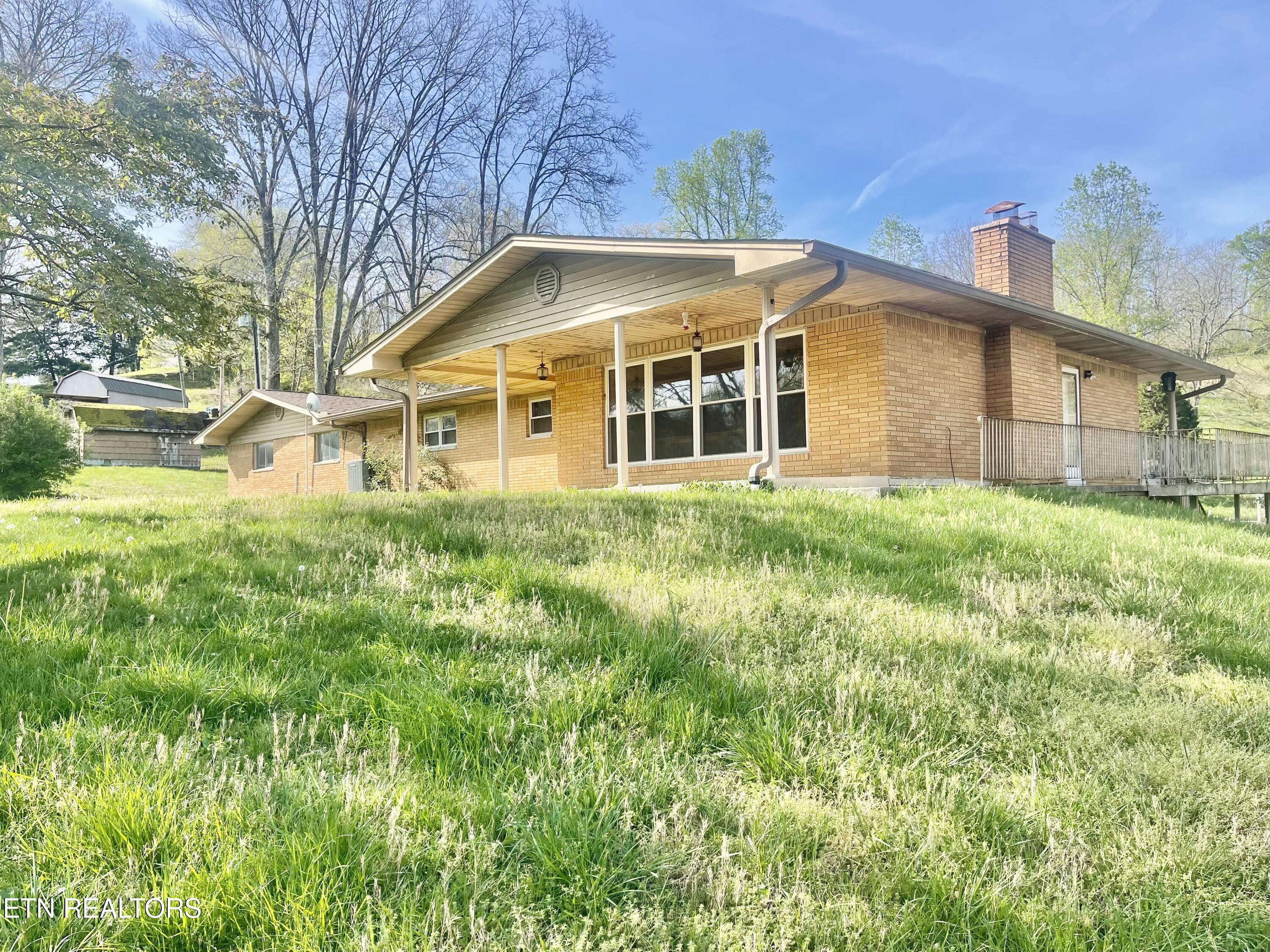 980 Blue Top Rd — photo