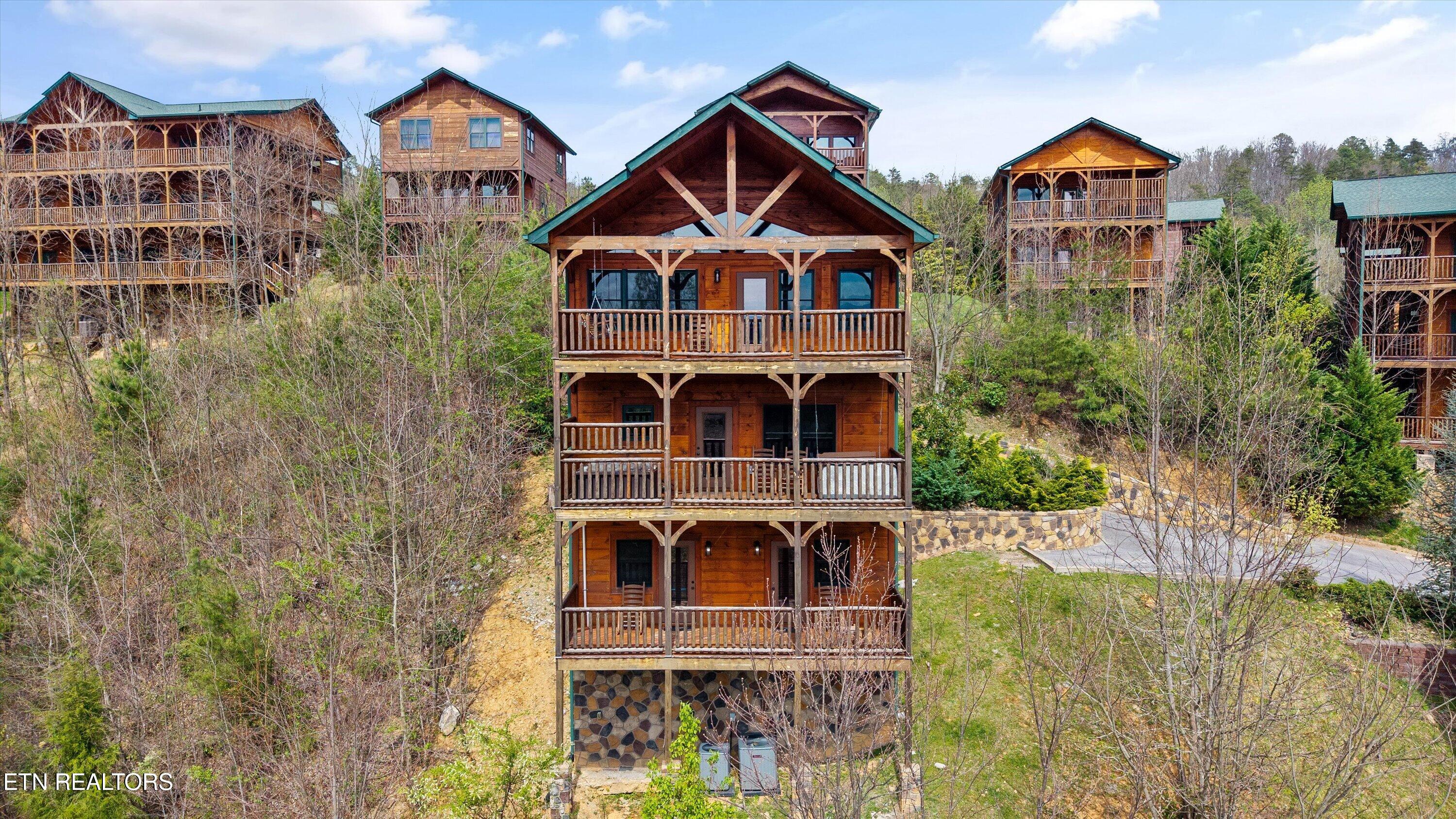 655 Gatlinburg Falls Way — photo