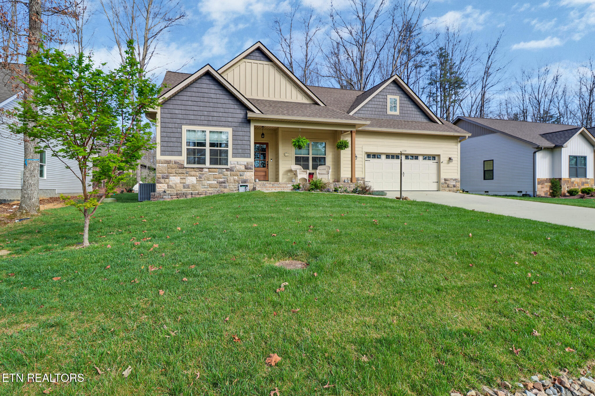 228 Thrushwood Drive — photo