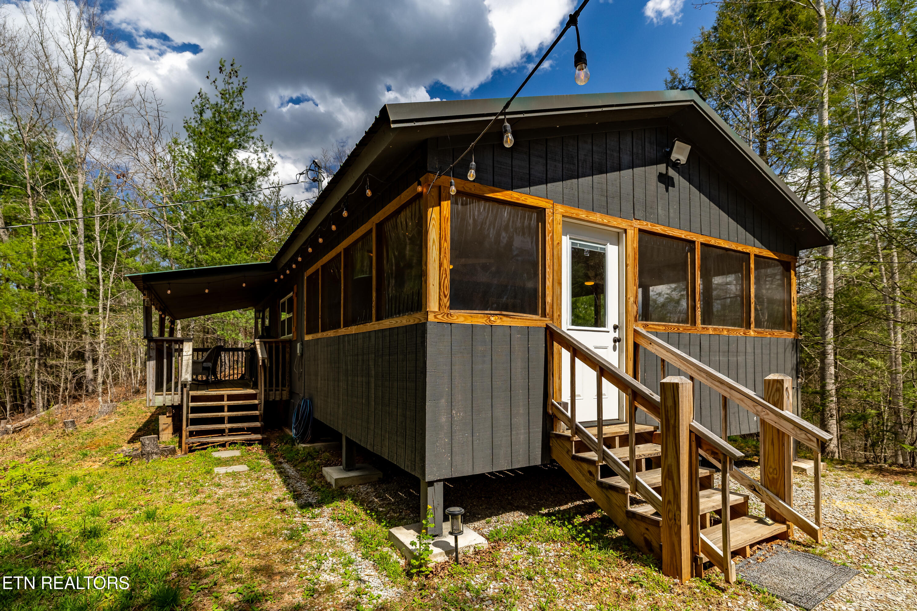 1700 Rafter Rd, Tellico Plains, TN 37385