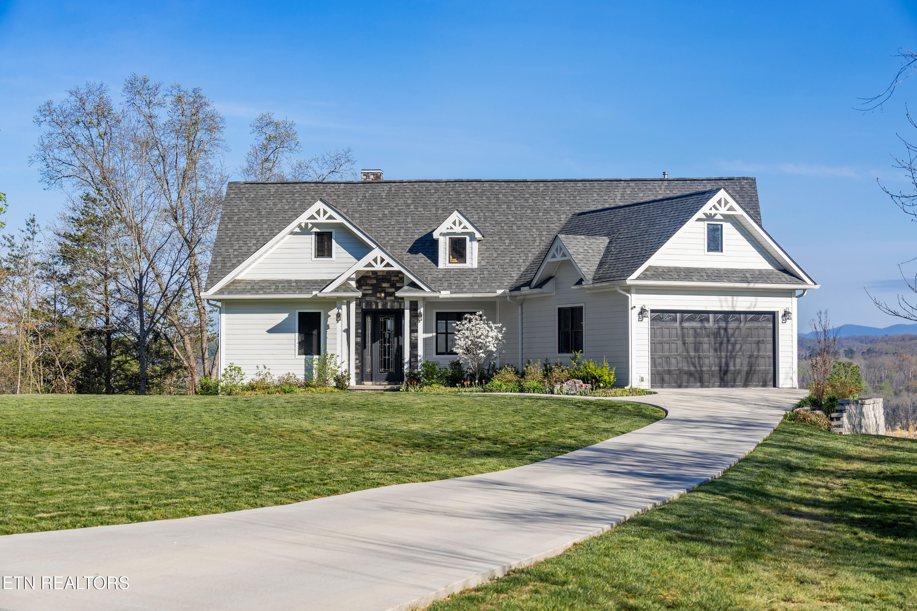 3385 Russell Brothers Rd — photo