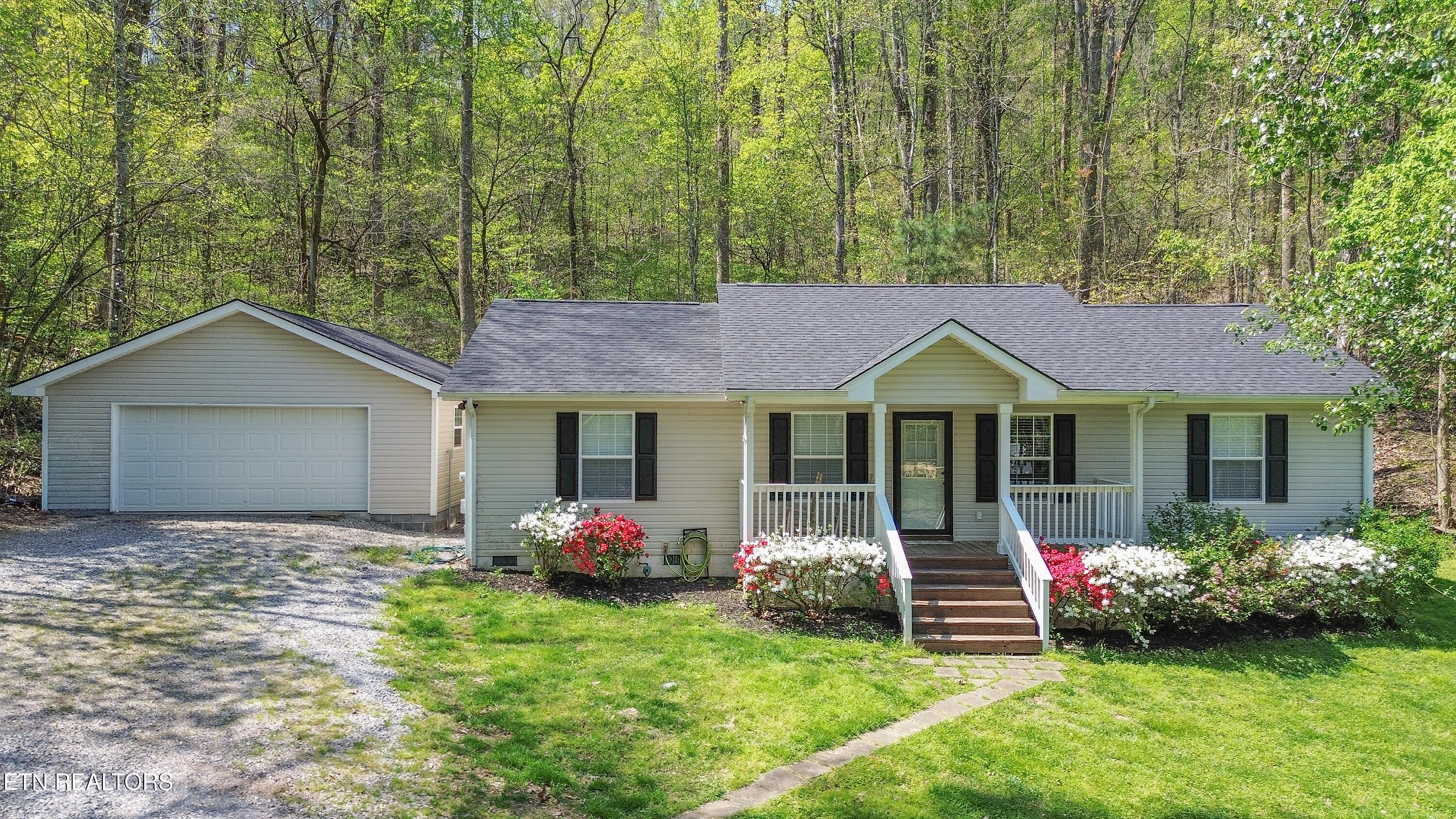 626 Laurel Lake Circle — photo