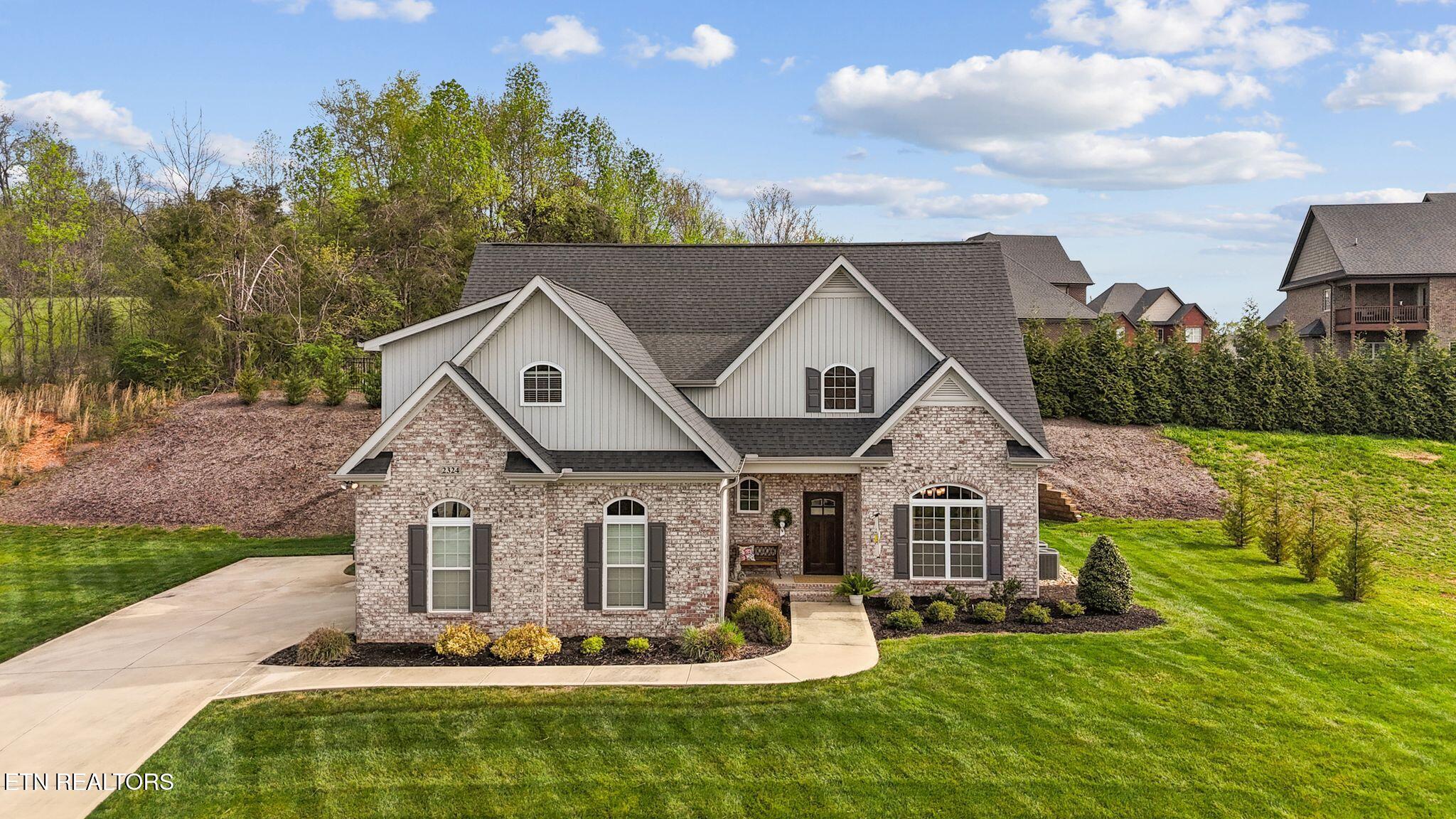 2324 Wolf Crossing Lane — photo