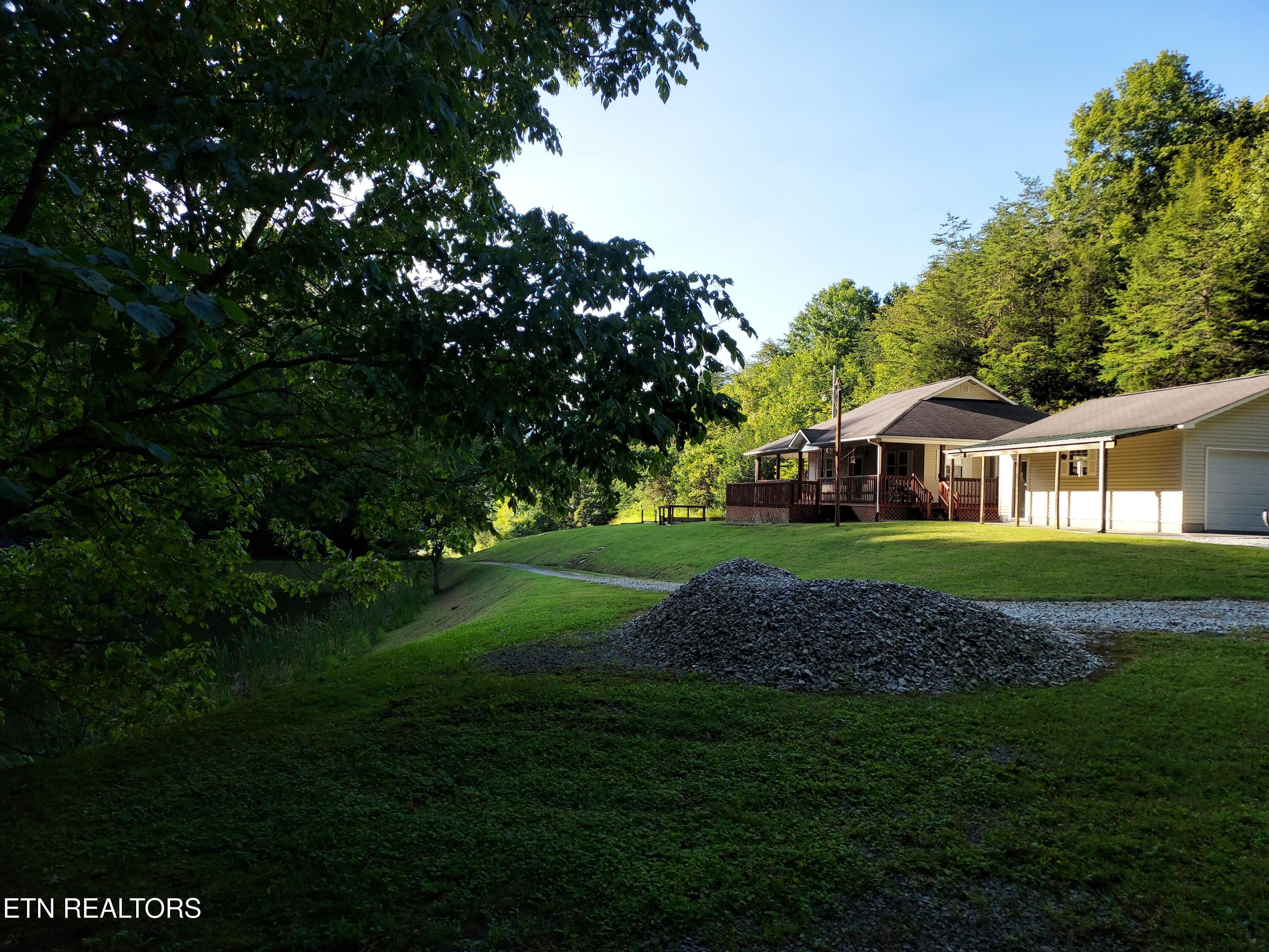 332 Sleepy Hollow Rd — photo