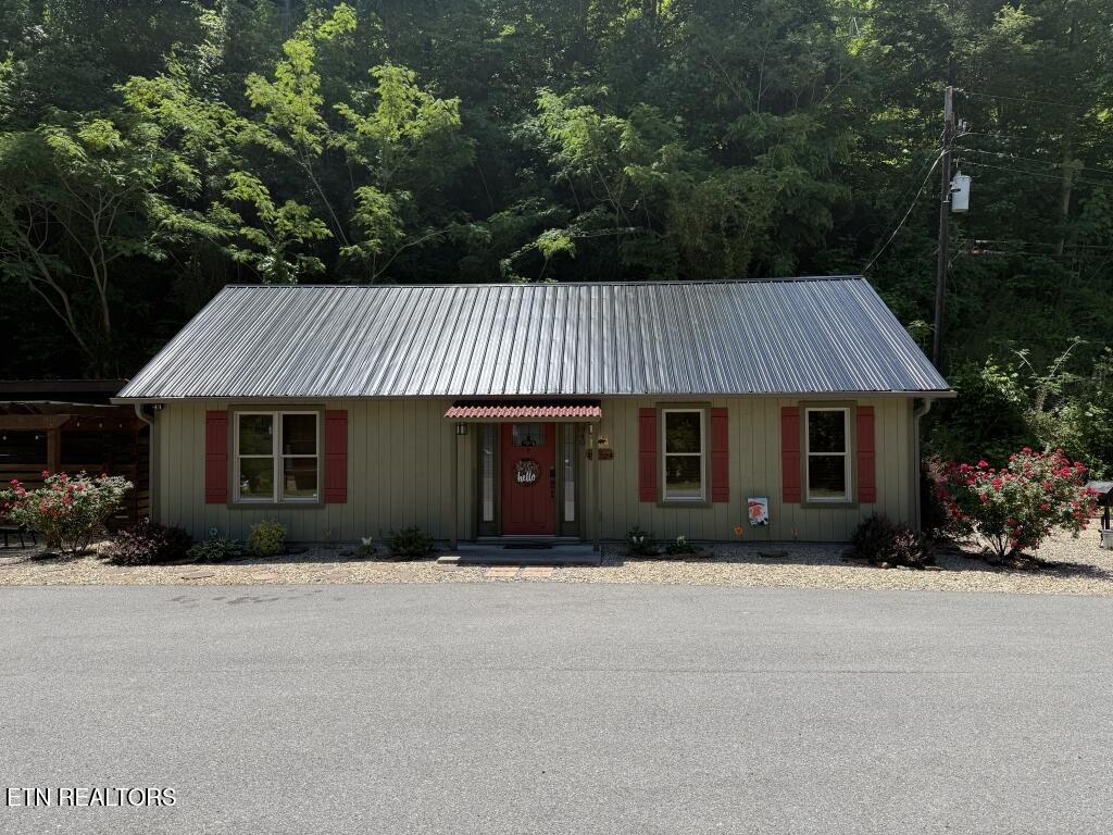 840 Sleepy Hollow Rd — photo